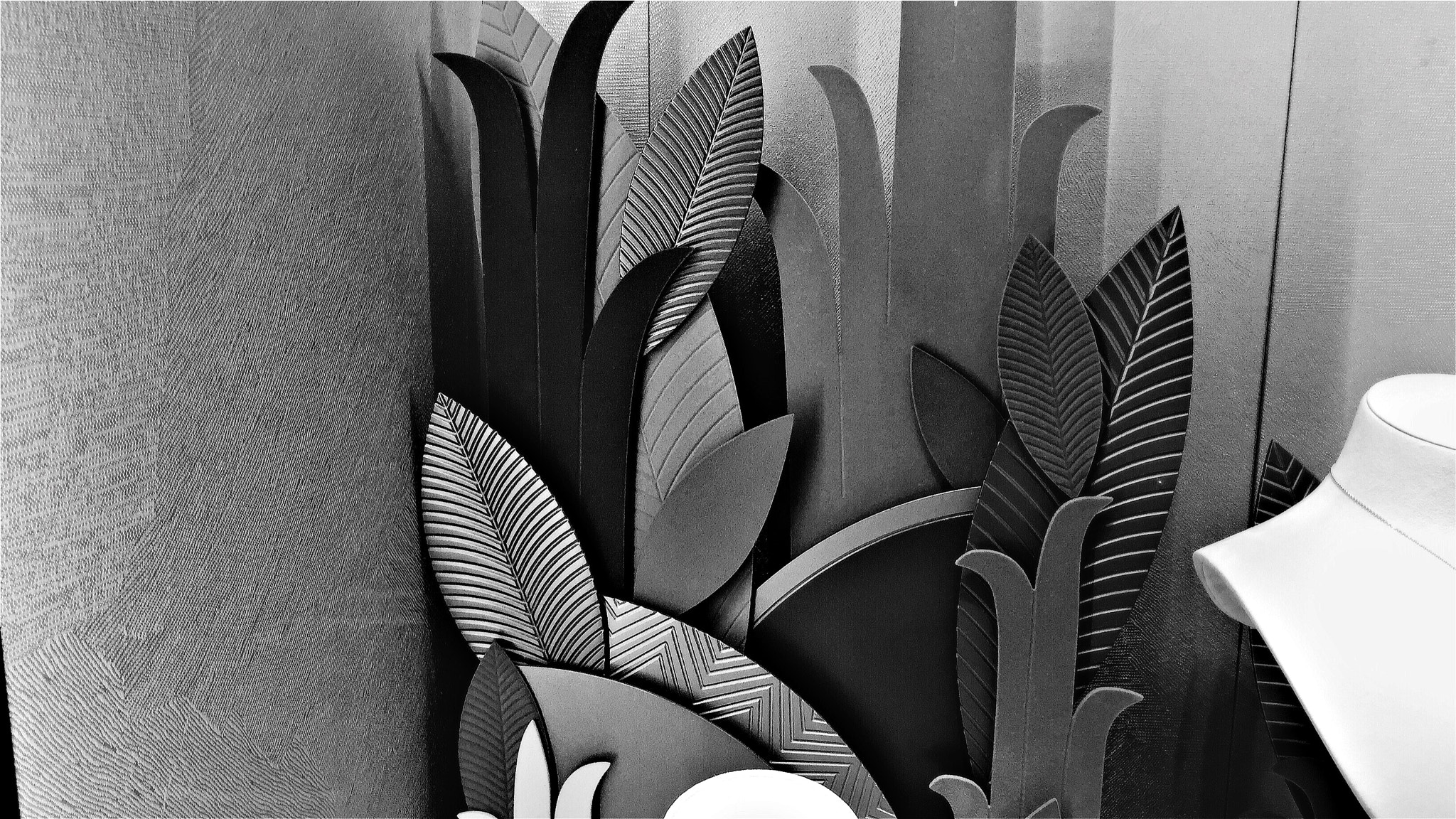 Hipstamatic 320 sample photo. Paper decorations photography