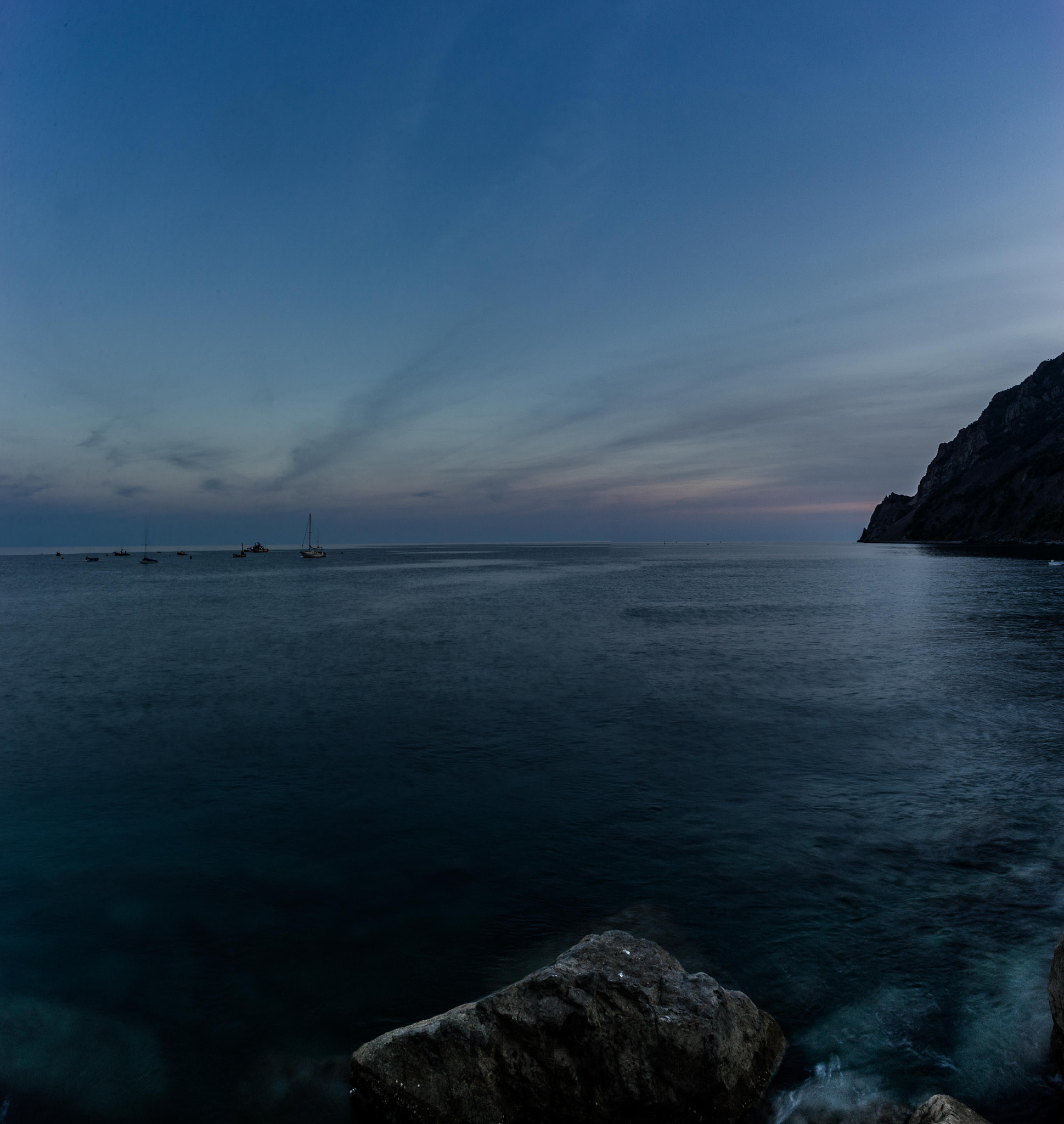 Sony a7 II + Sony 20mm F2.8 sample photo. Monterosso cinque terre photography