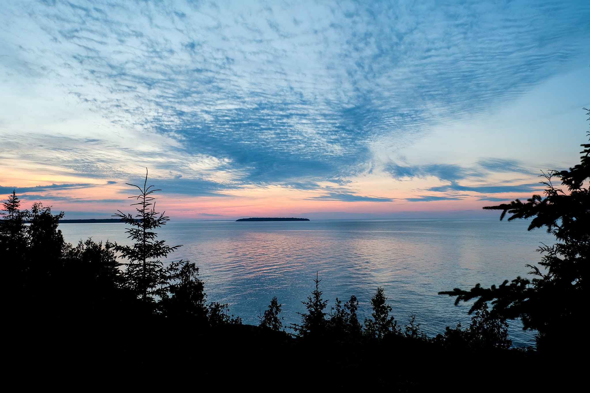Fujifilm X-A1 + Fujifilm XF 10-24mm F4 R OIS sample photo. Tobermory sunset. photography