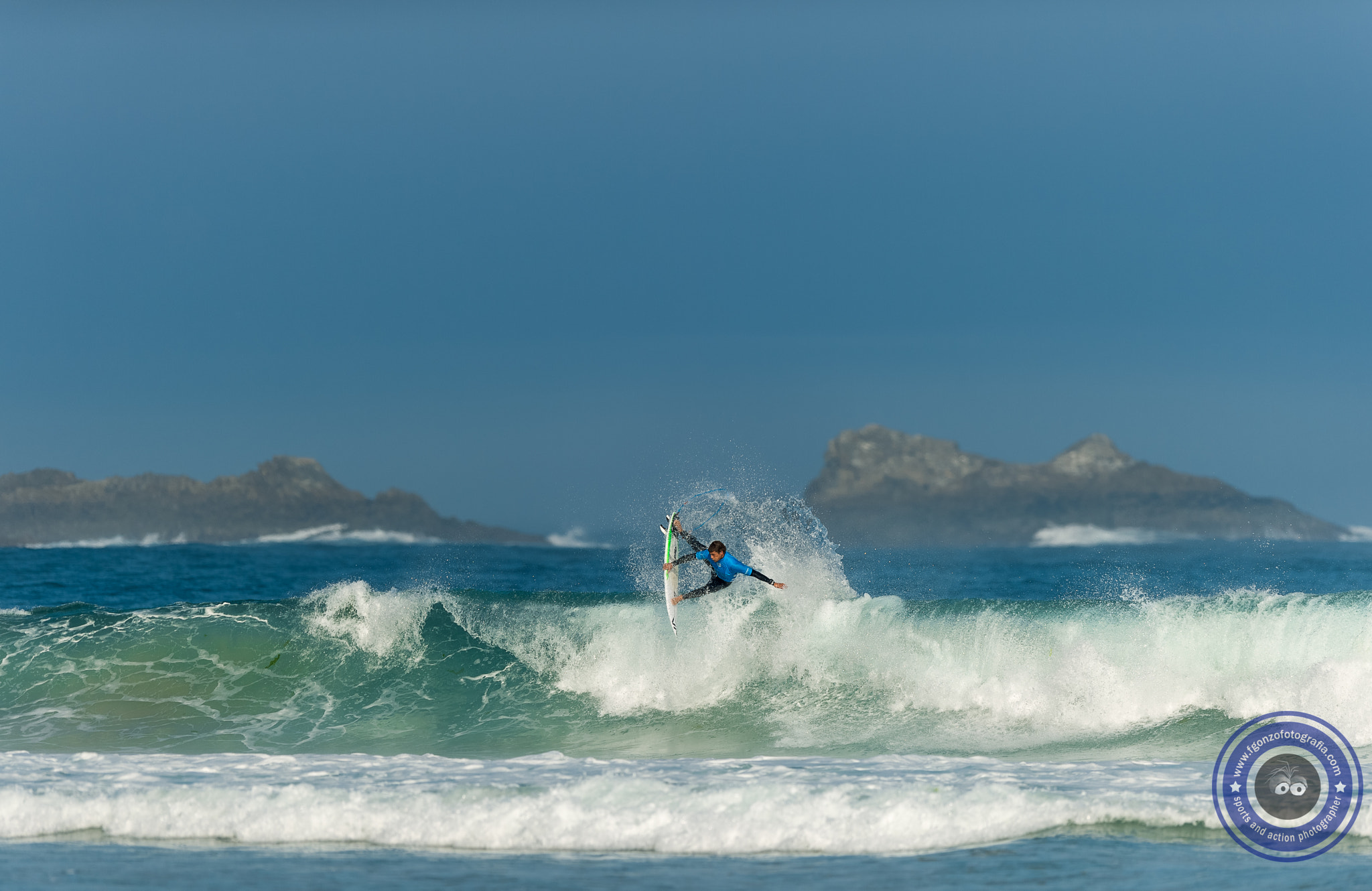 Nikon AF-S Nikkor 400mm F2.8G ED VR II sample photo. Ricardo christie from new zealand doing an aerial! photography
