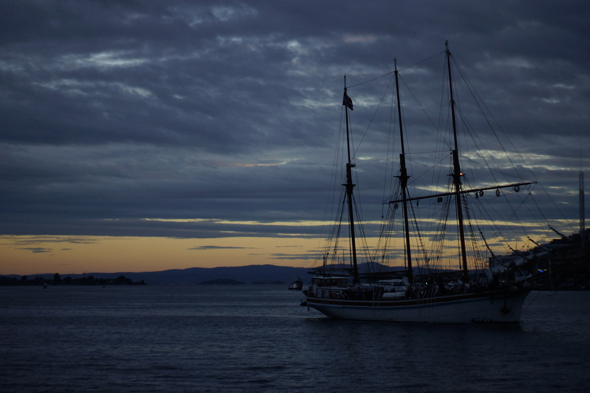 Sony SLT-A77 + Minolta AF 50mm F1.7 sample photo. Boat in sunset light... photography
