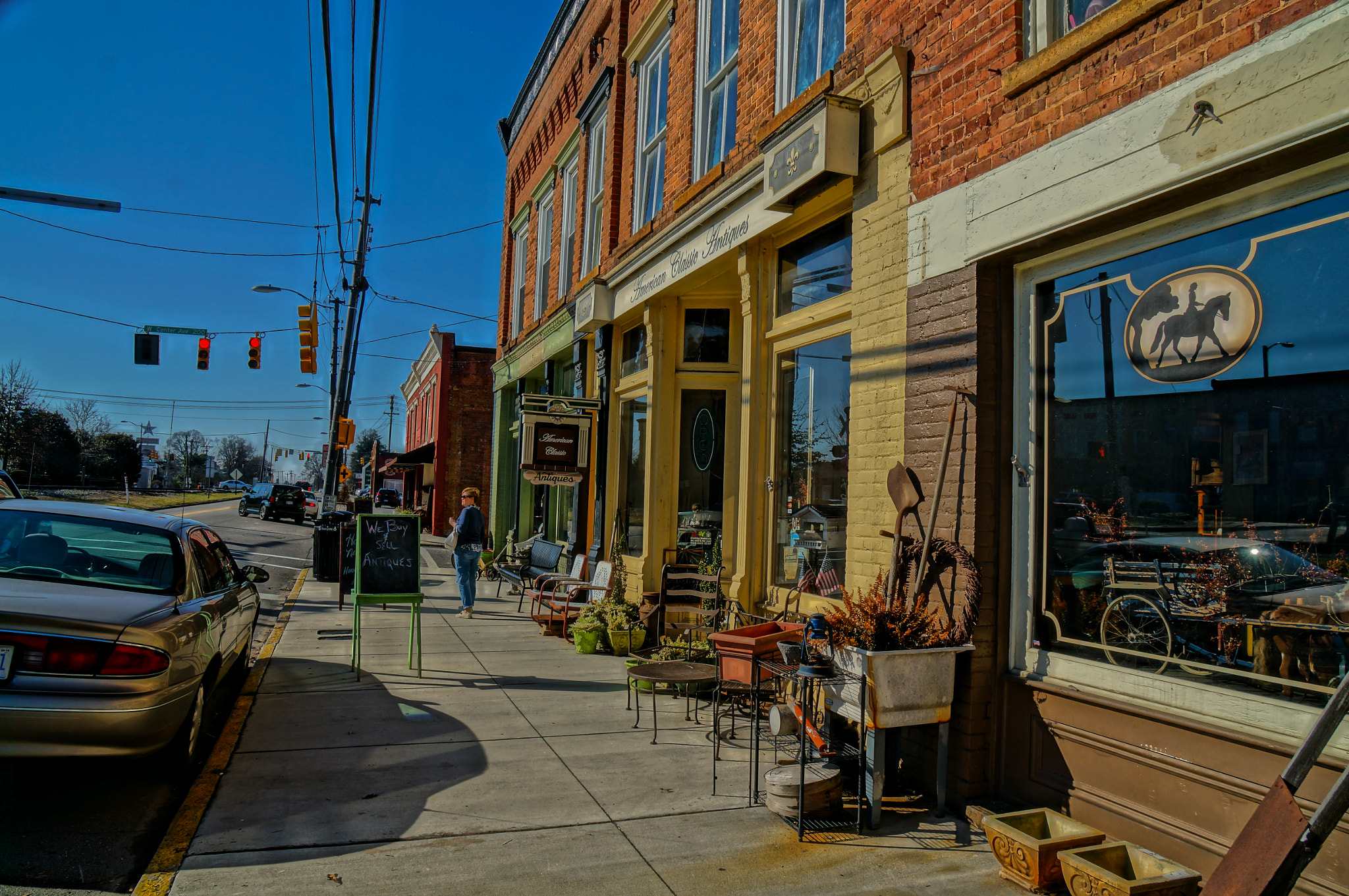 Sony Alpha NEX-6 + Sony Vario-Tessar T* E 16-70mm F4 ZA OSS sample photo. Small town shops photography