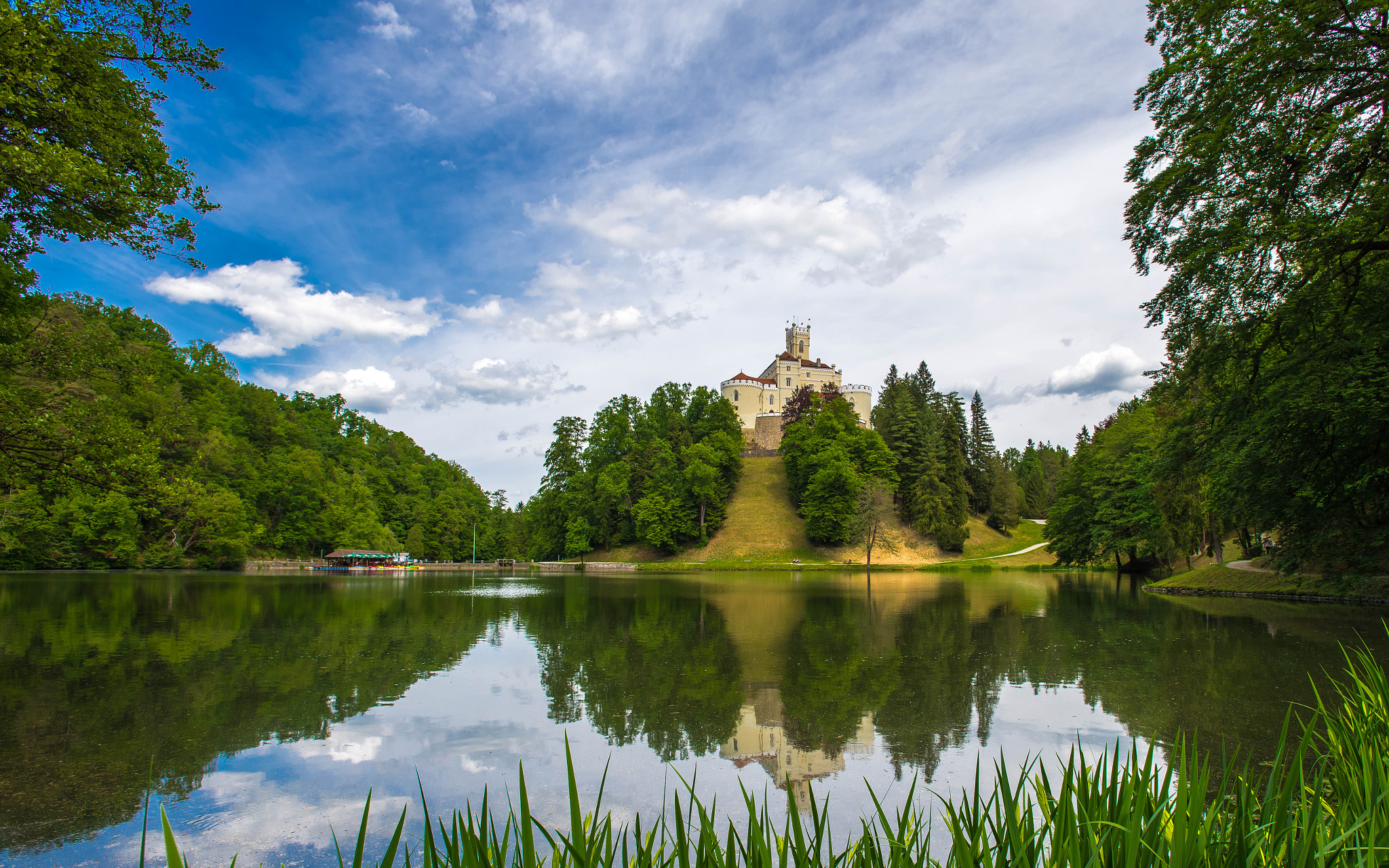 Nikon AF-S Nikkor 17-35mm F2.8D ED-IF sample photo. Lake & castle (13) - trakošćan photography