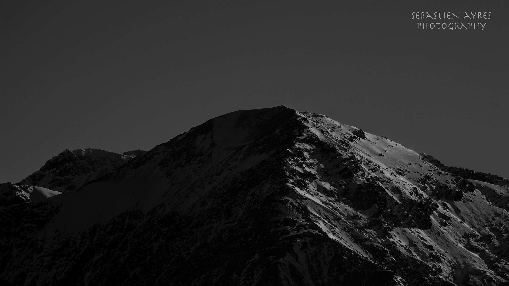 Tamron AF 70-300mm F4-5.6 Di LD Macro sample photo. Grey peak photography