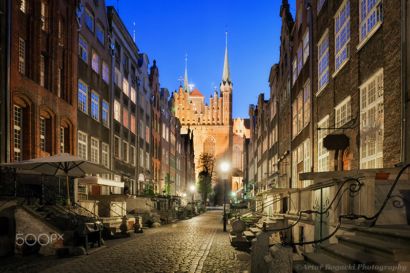 Canon EF 24mm F2.8 IS USM sample photo. Mariacka street at night in gdansk photography