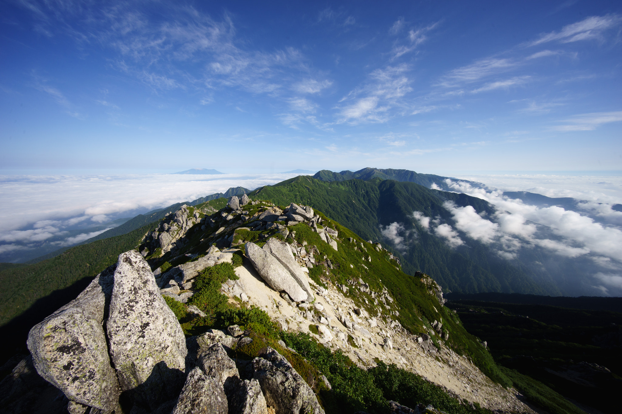E 10mm F5.6 sample photo. Japan alps photography