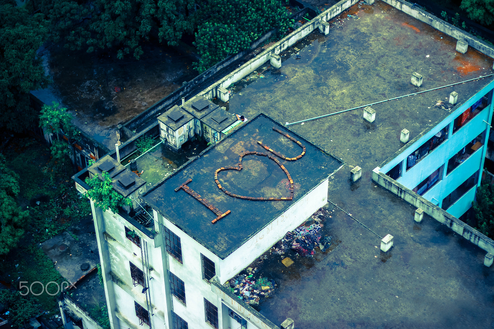 Canon EOS 600D (Rebel EOS T3i / EOS Kiss X5) sample photo. Abandoned love photography