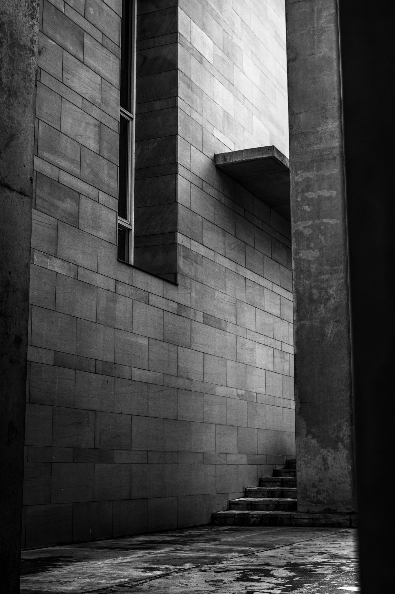 Pentax K-3 + Pentax smc DA 35mm F2.4 AL sample photo. Architecture and shade photography