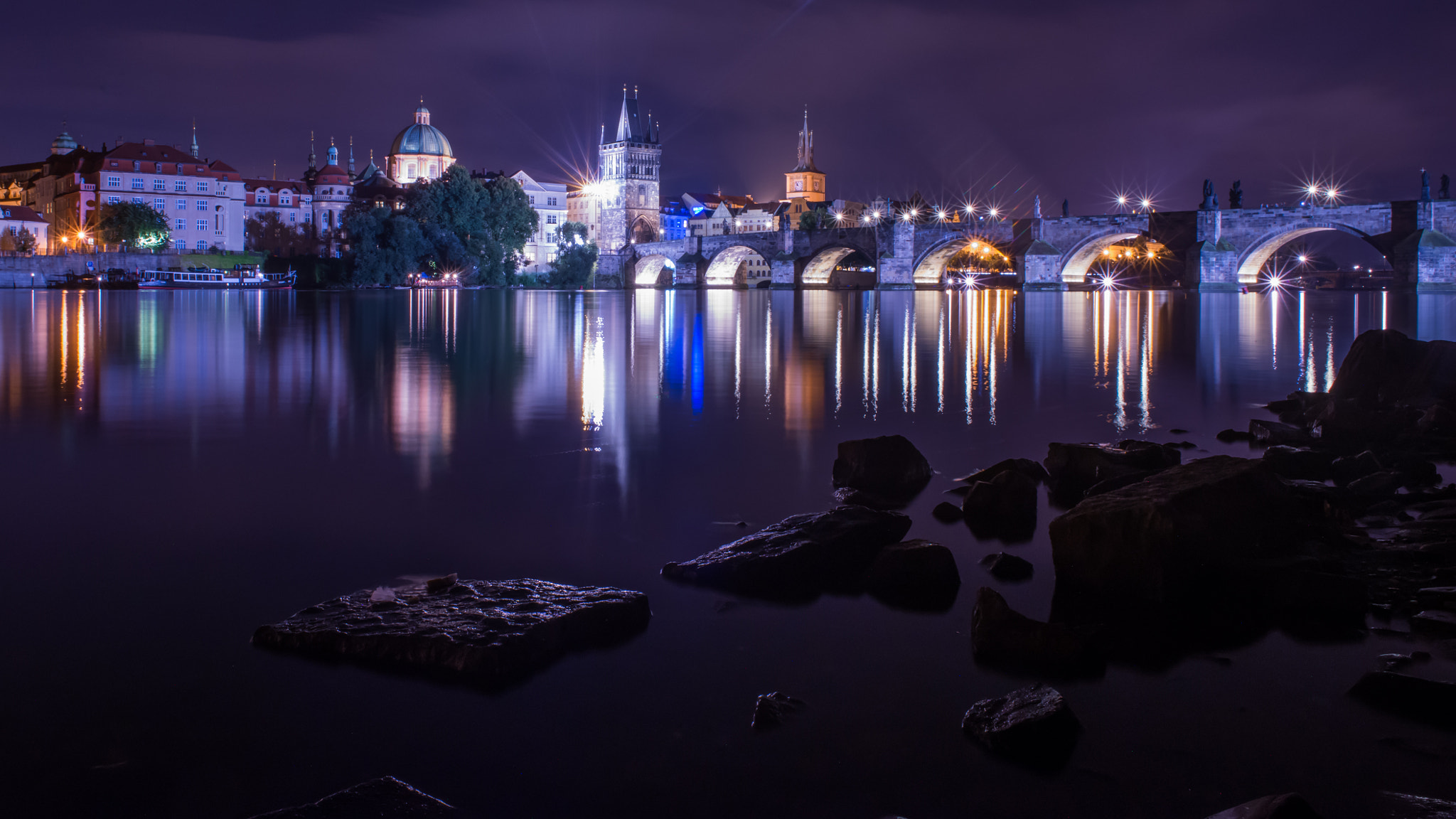 Nikon D800 + Nikon AF Nikkor 24mm F2.8D sample photo. Charles bridge, prague photography