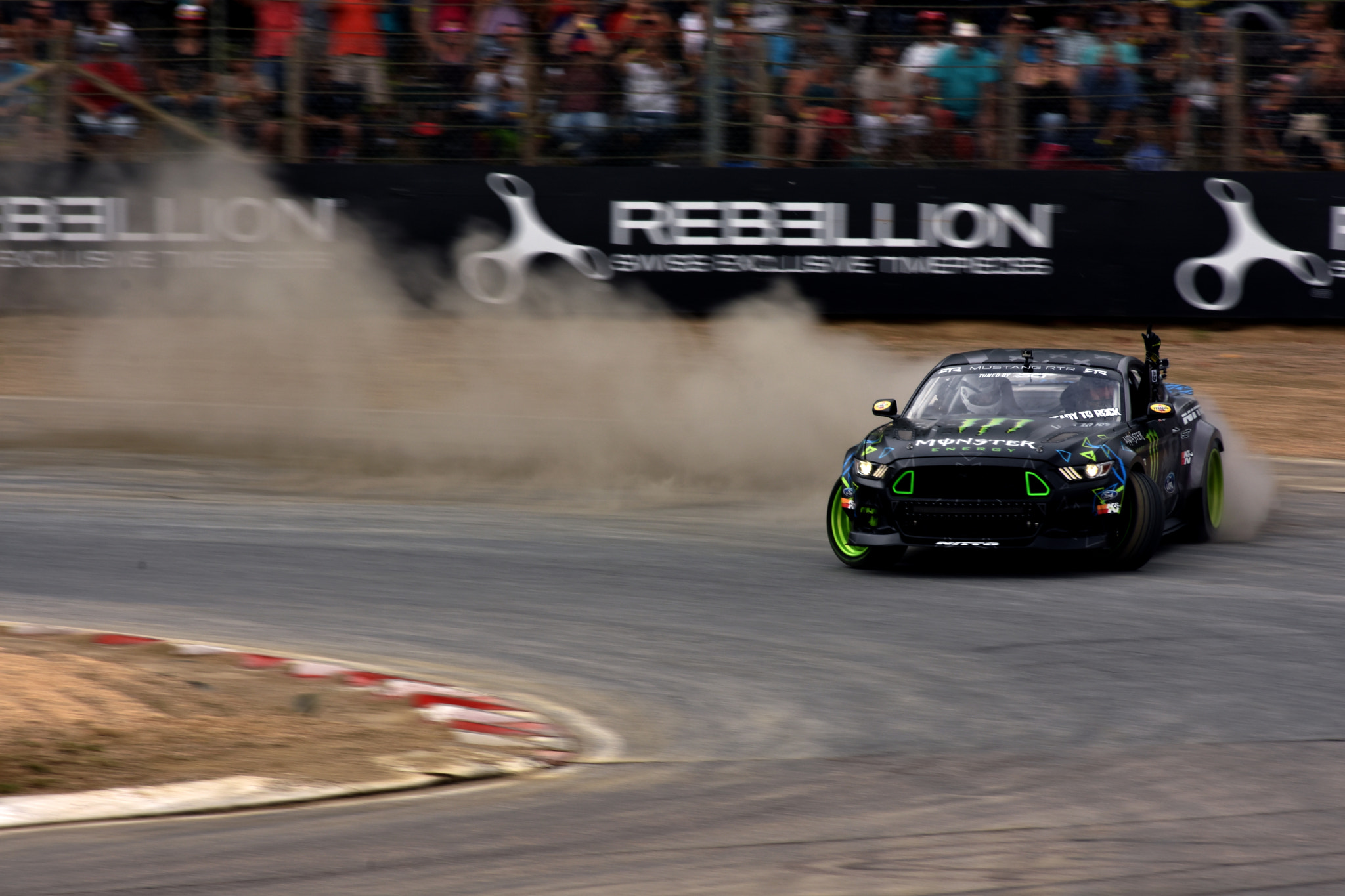Sigma 70-300mm F4-5.6 APO DG Macro sample photo. Drift time photography