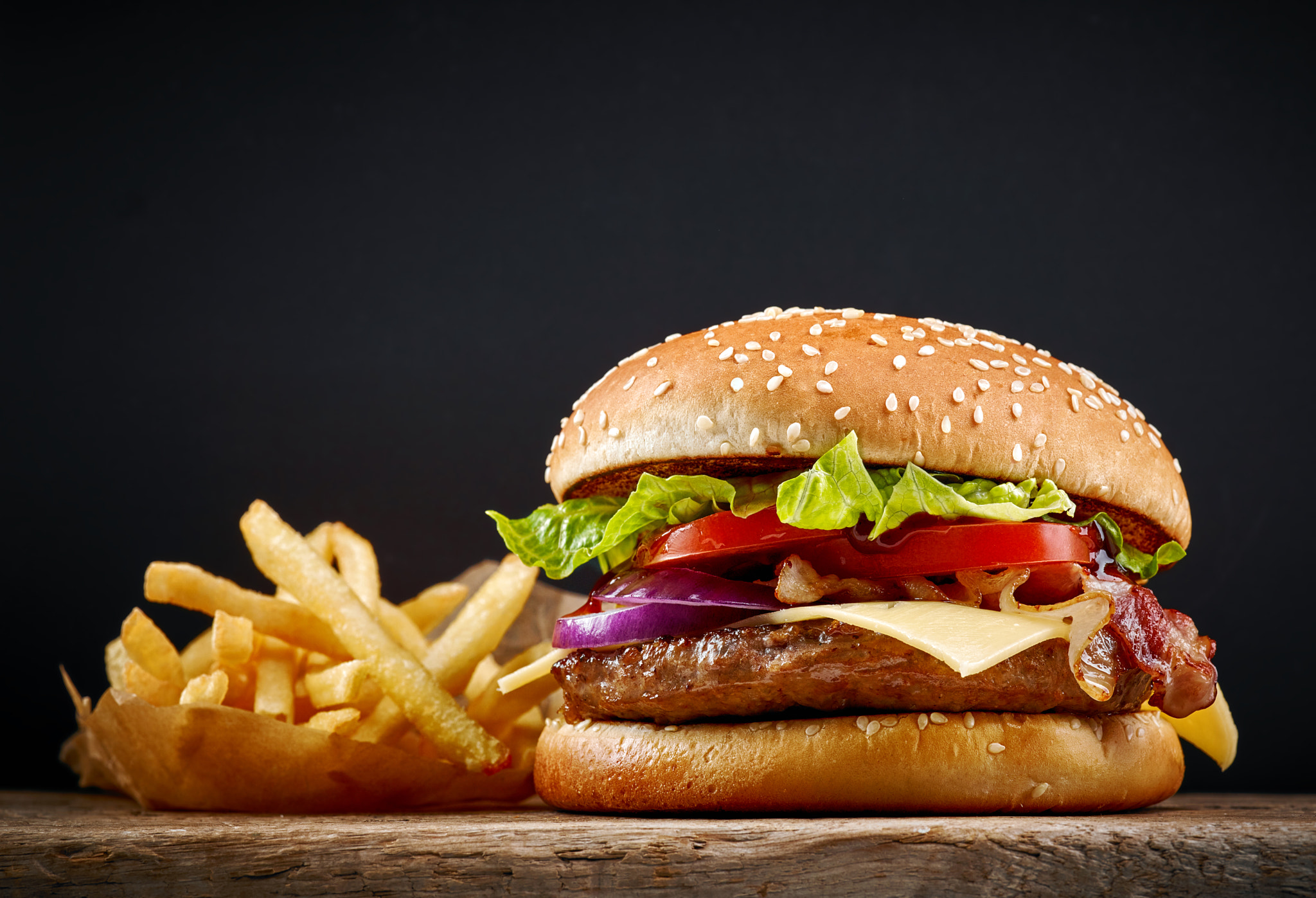 Phase One P65+ sample photo. Fresh tasty burger photography