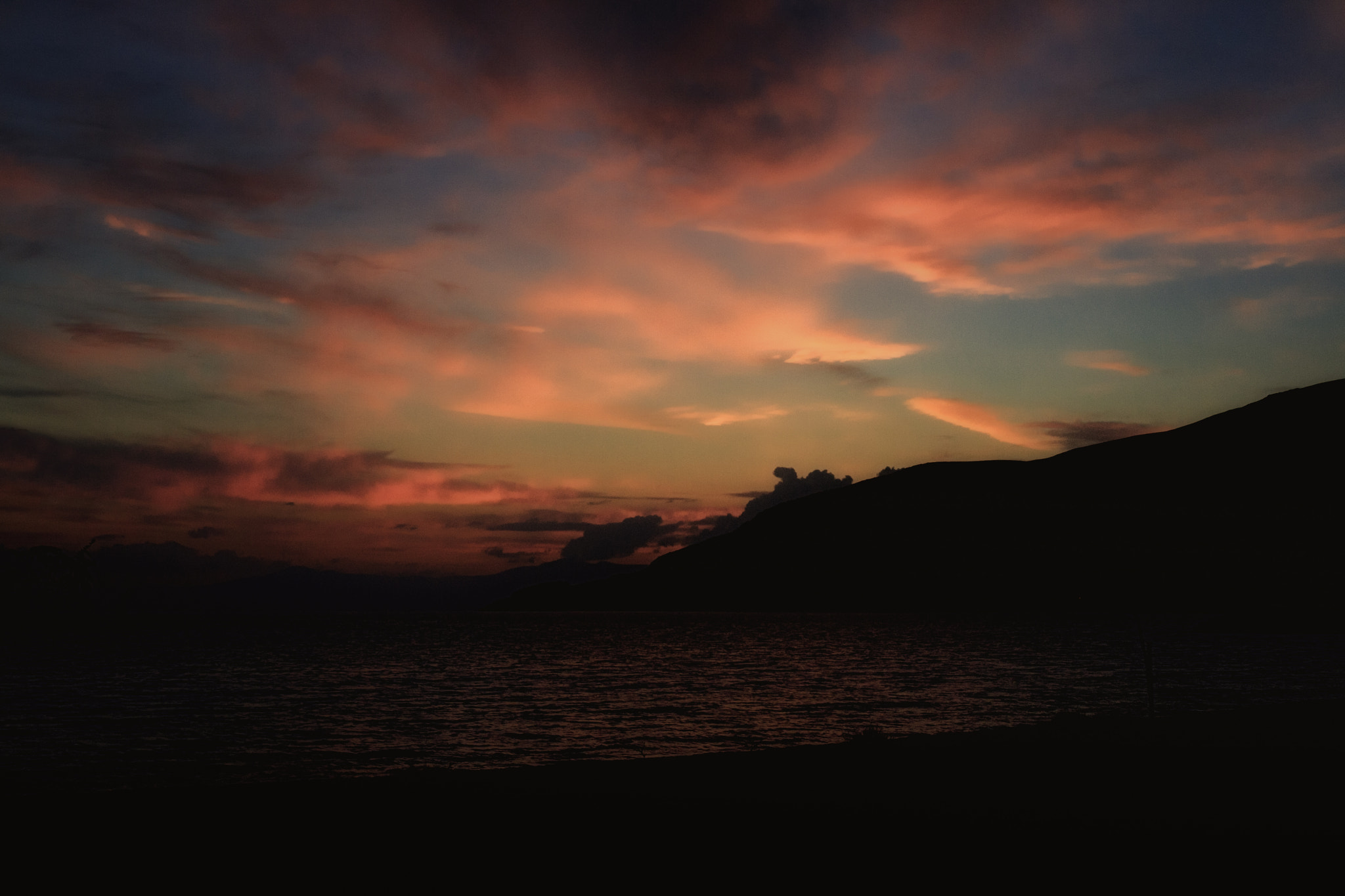 Canon EOS 400D (EOS Digital Rebel XTi / EOS Kiss Digital X) sample photo. Sunset in van lake, turkey photography