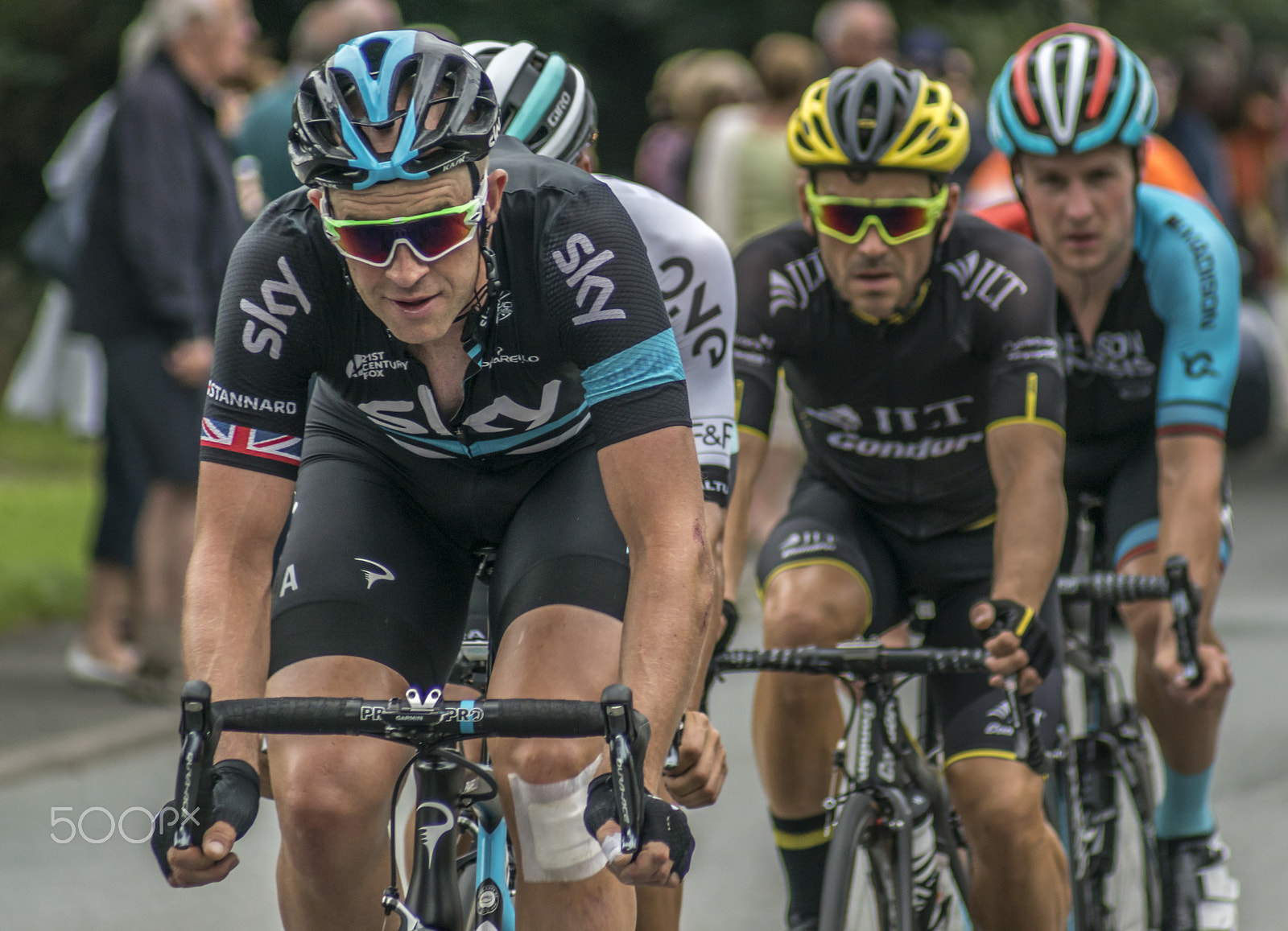 Sony 75-300mm F4.5-5.6 sample photo. The leader, ian stannard photography
