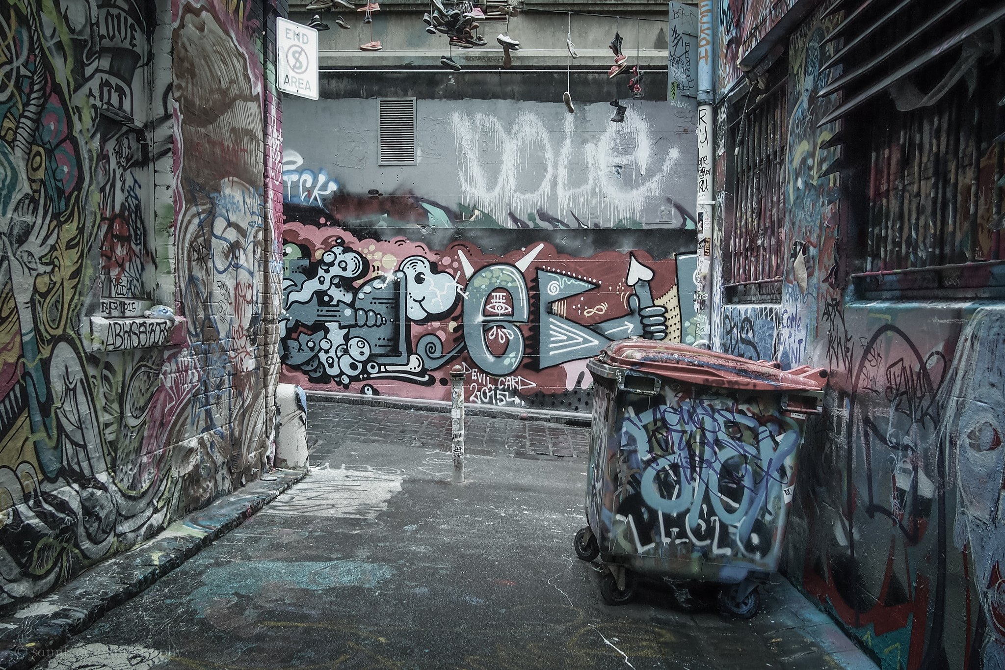 Olympus PEN E-PM1 sample photo. Street art photography
