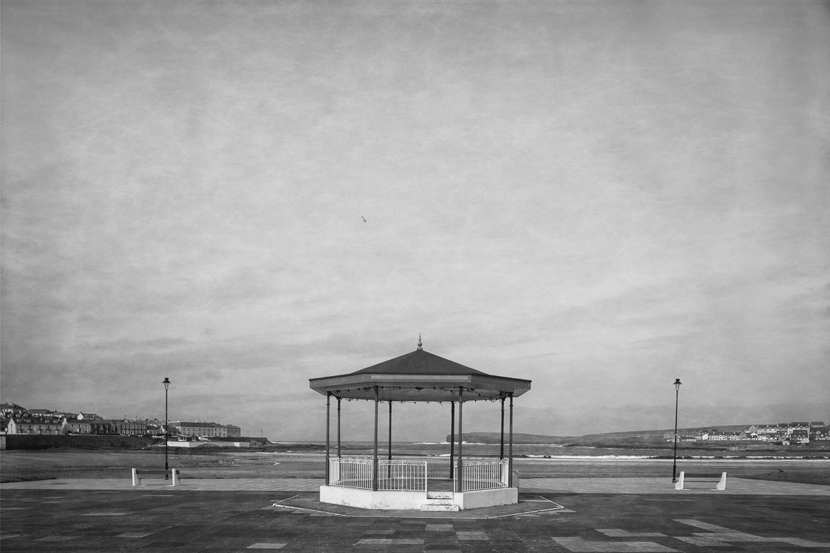 Canon EOS 5DS + Canon TS-E 24mm f/3.5L sample photo. Bandstand & promanade  kilkee photography