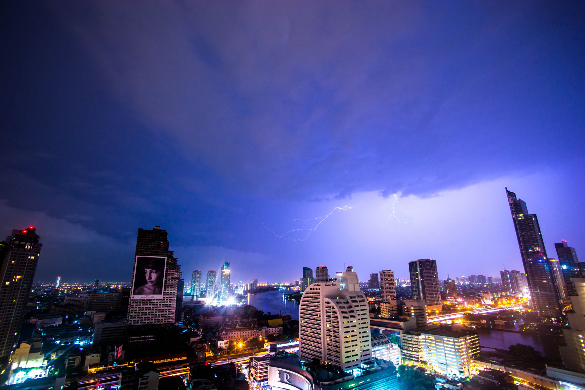 Sony a99 II + Minolta AF 17-35mm F2.8-4 (D) sample photo. Bangkok with lightning photography