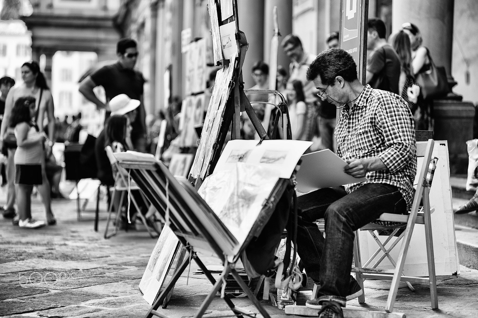 Leica Summicron-M 90mm f/2 (II) sample photo. An artist painting at uffizi.. photography