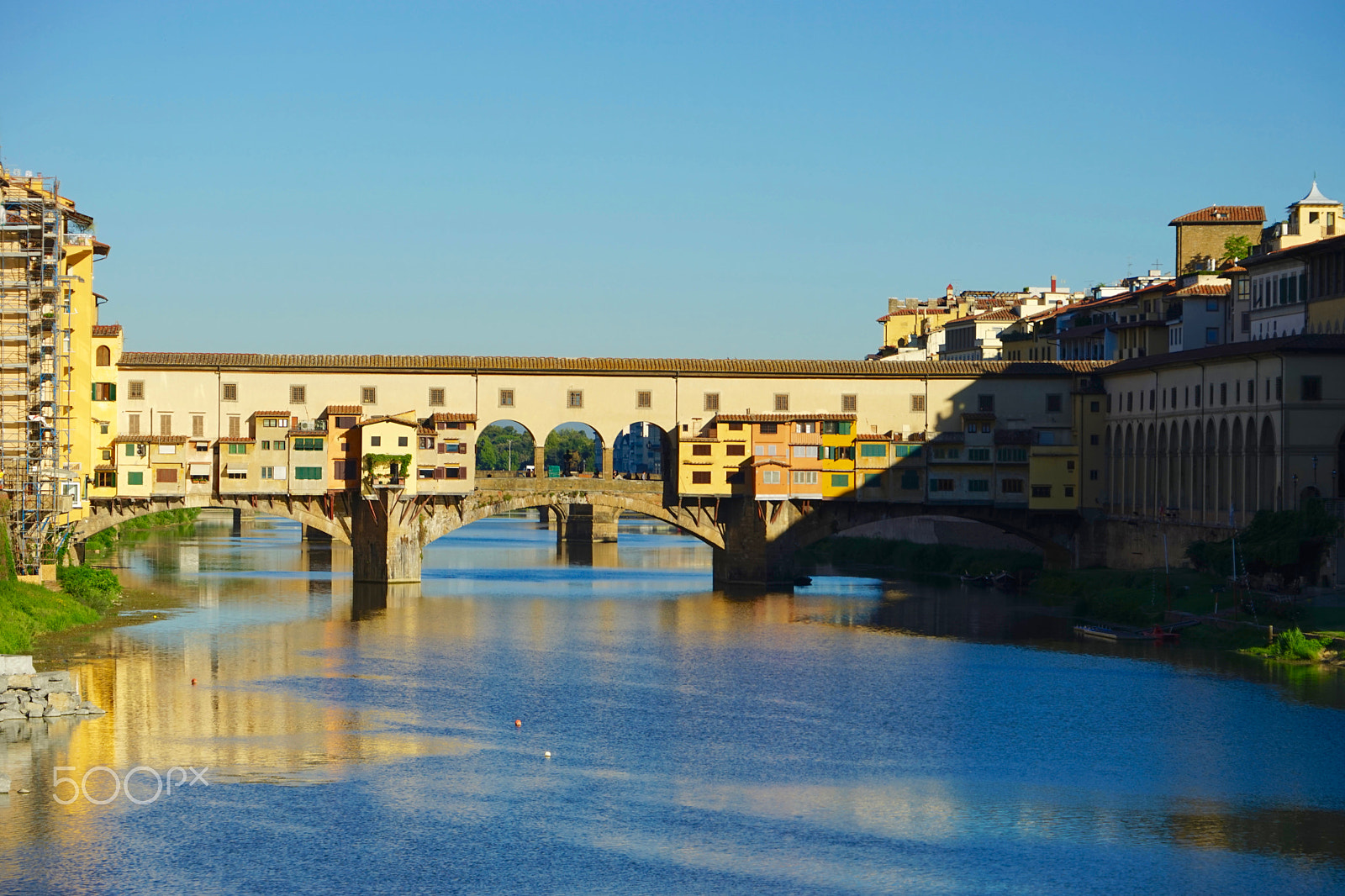 Sony a7 + Sony FE 24-240mm F3.5-6.3 OSS sample photo. Ponte vecchio photography