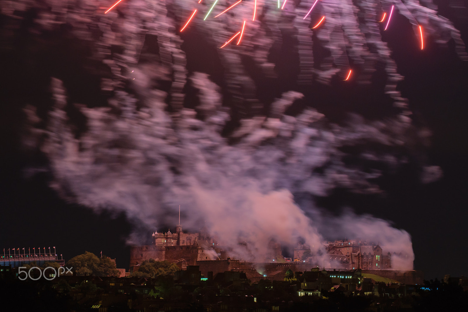 Nikon AF-S Nikkor 70-200mm F4G ED VR sample photo. Edinburgh festival fireworks photography