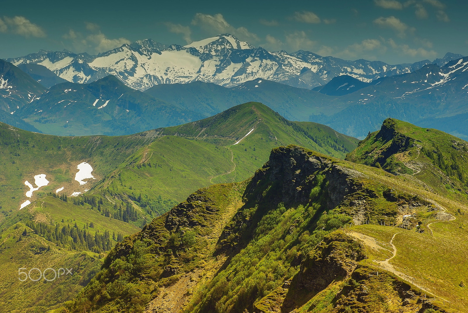 Pentax K200D + Tamron AF 70-300mm F4-5.6 Di LD Macro sample photo. Mountain paths photography