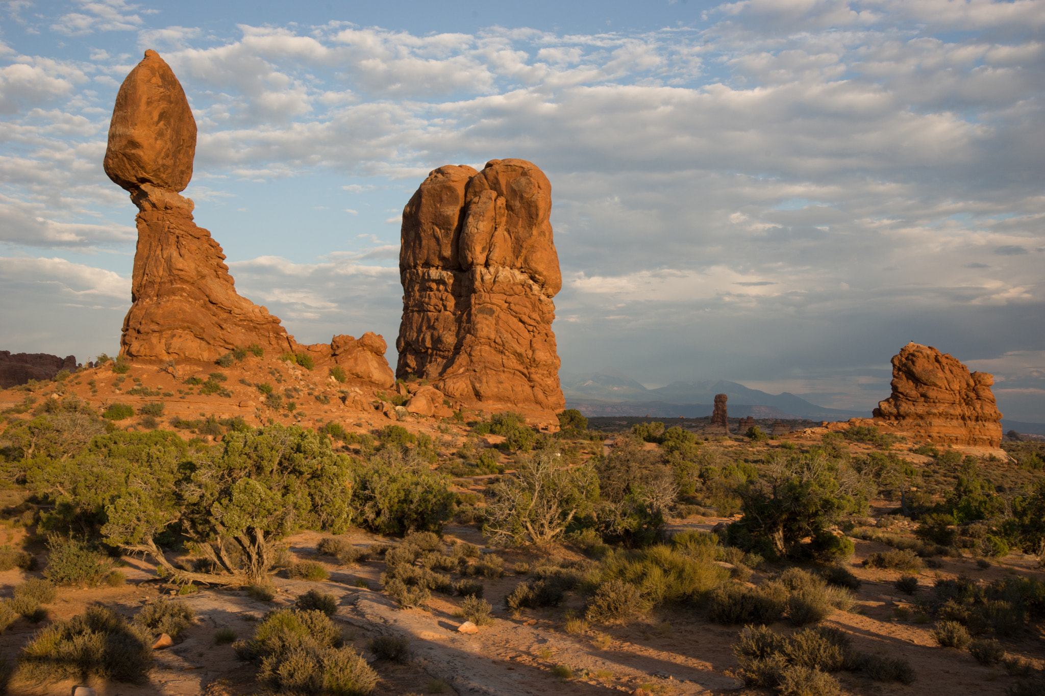 Sony a99 II + 24-105mm F4 sample photo. Arches np sunset time in august photography