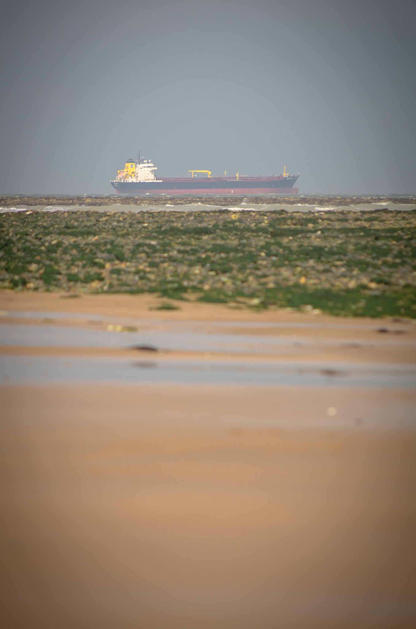Sigma 70-200mm F2.8 EX DG Macro HSM II sample photo. Distant tanker photography