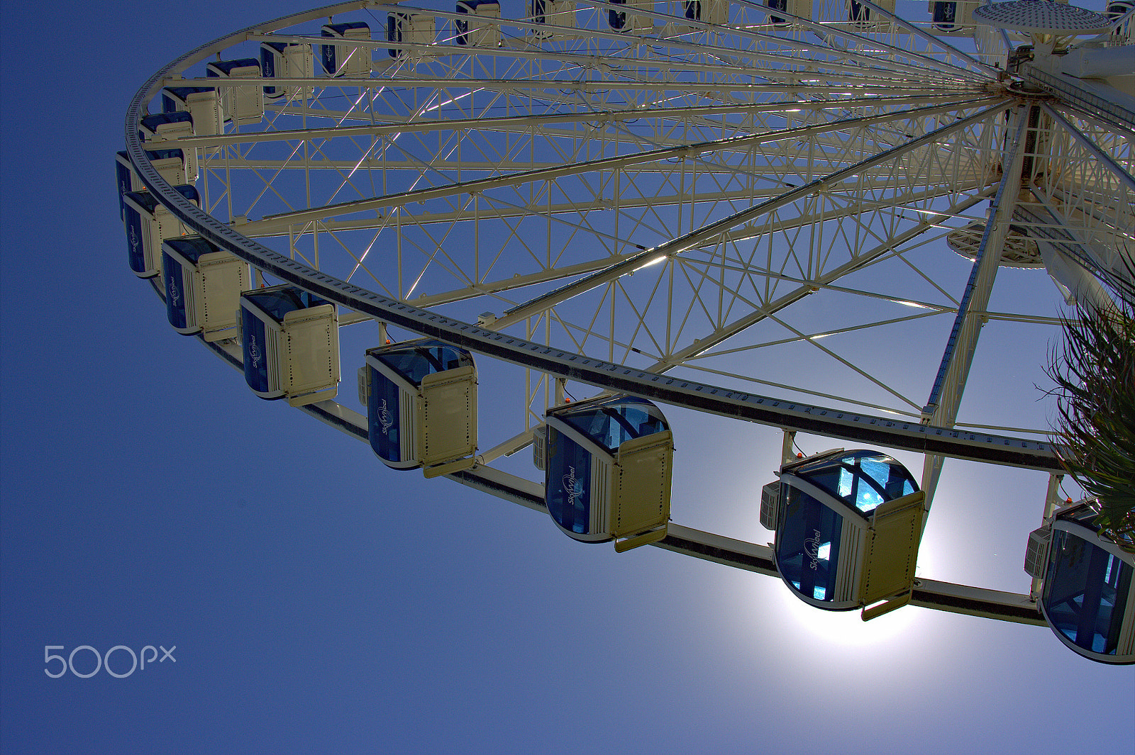 Canon EF 28-105mm f/3.5-4.5 USM sample photo. Sky wheel photography