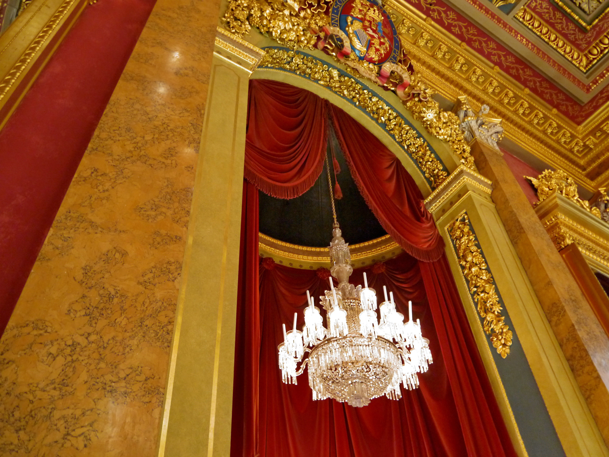 Panasonic Lumix DMC-GF3 + IO 14-42mm F3.5-5.6 sample photo. Livery hall, city, london photography