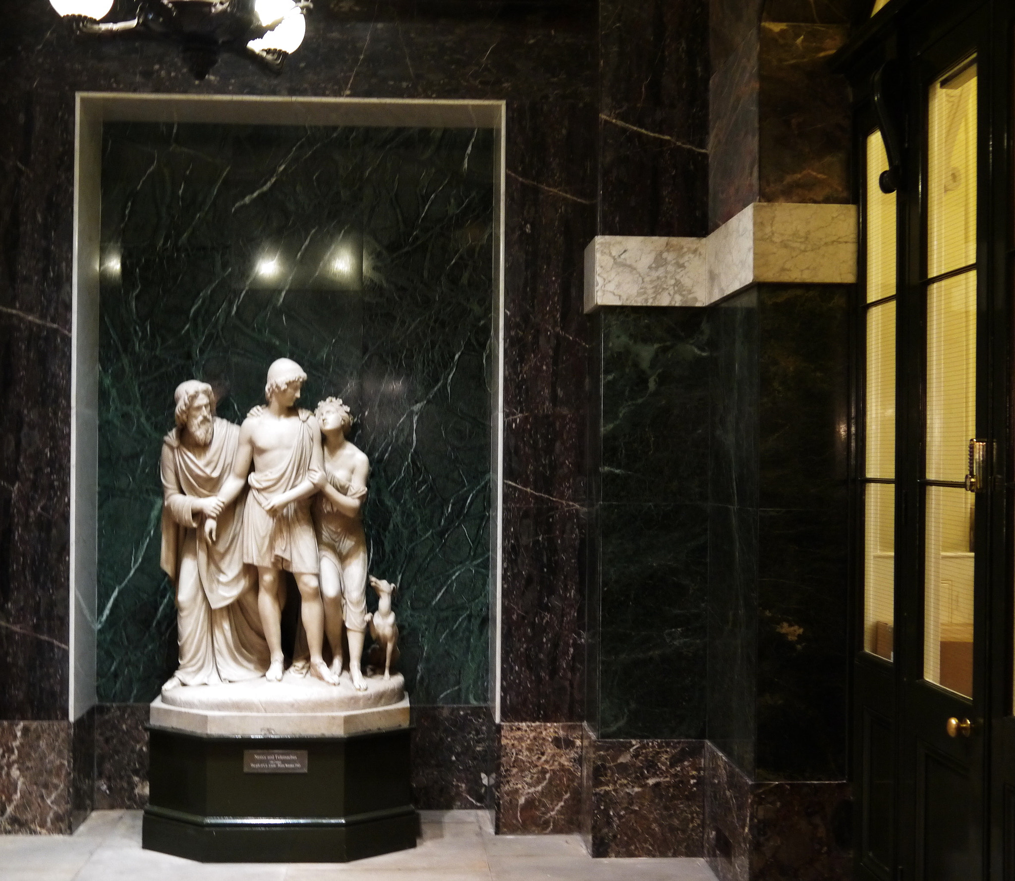 Panasonic Lumix DMC-GF3 + IO 14-42mm F3.5-5.6 sample photo. Livery hall, city, london photography