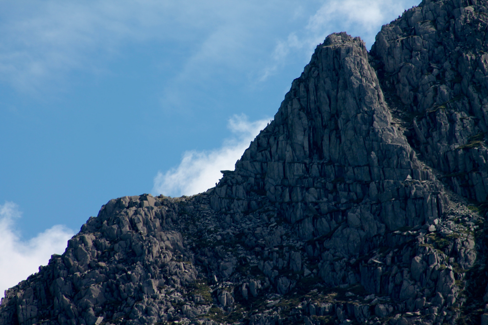 Canon EF75-300mm f/4-5.6 sample photo. Rugged terrain in snowdonia on glorious sunny day. so lucky to be there on a perfect day photography