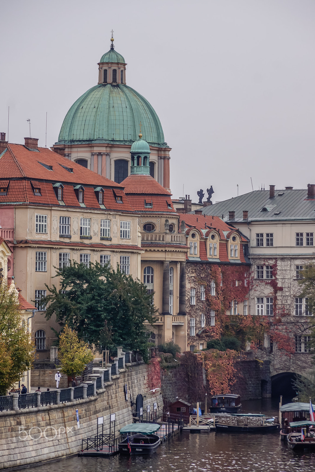 Sony SLT-A65 (SLT-A65V) + Sony DT 18-135mm F3.5-5.6 SAM sample photo. Prague photography