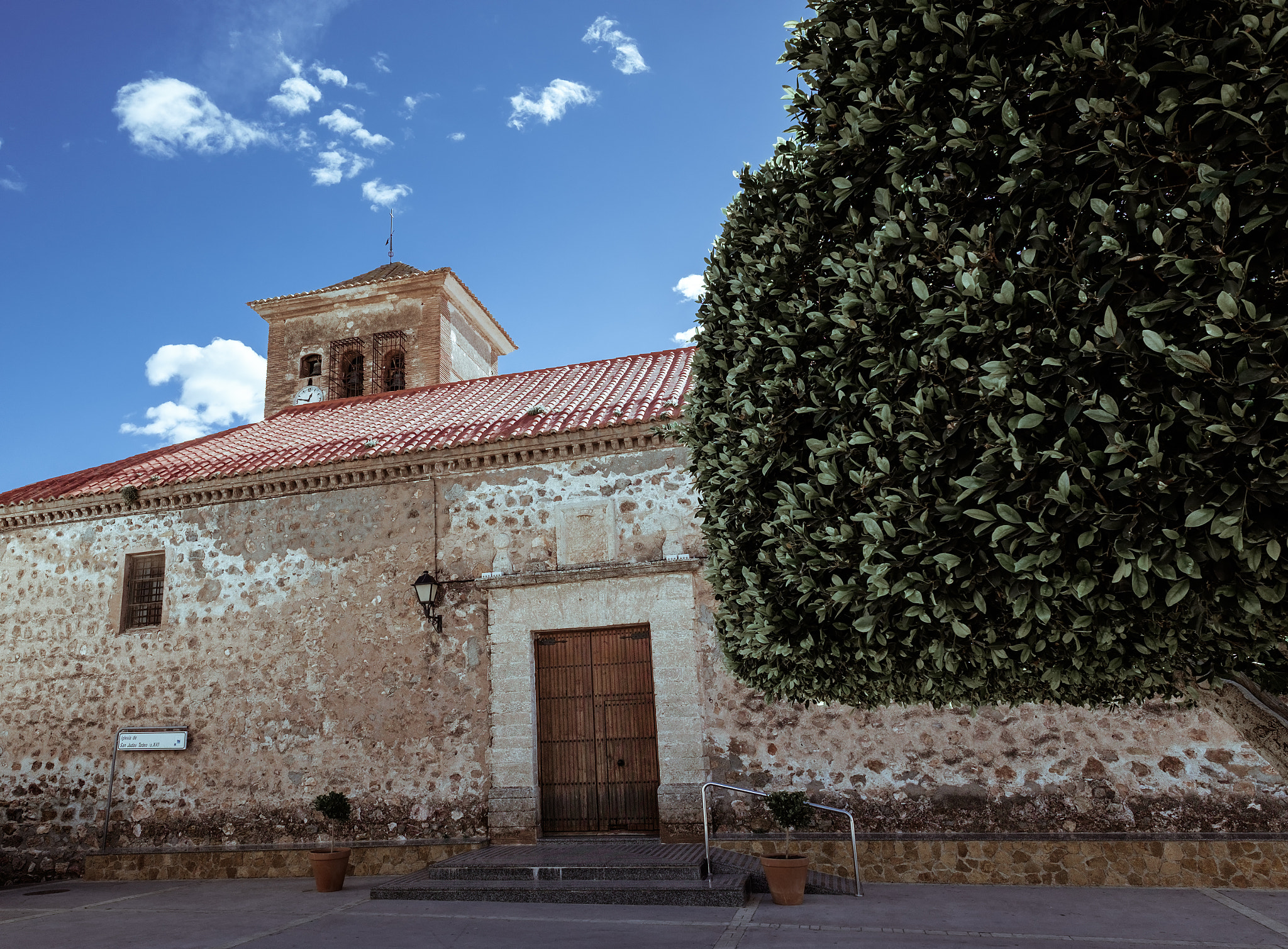 Fujifilm X-E2 + Fujifilm XF 14mm F2.8 R sample photo. Iglesia de enix photography