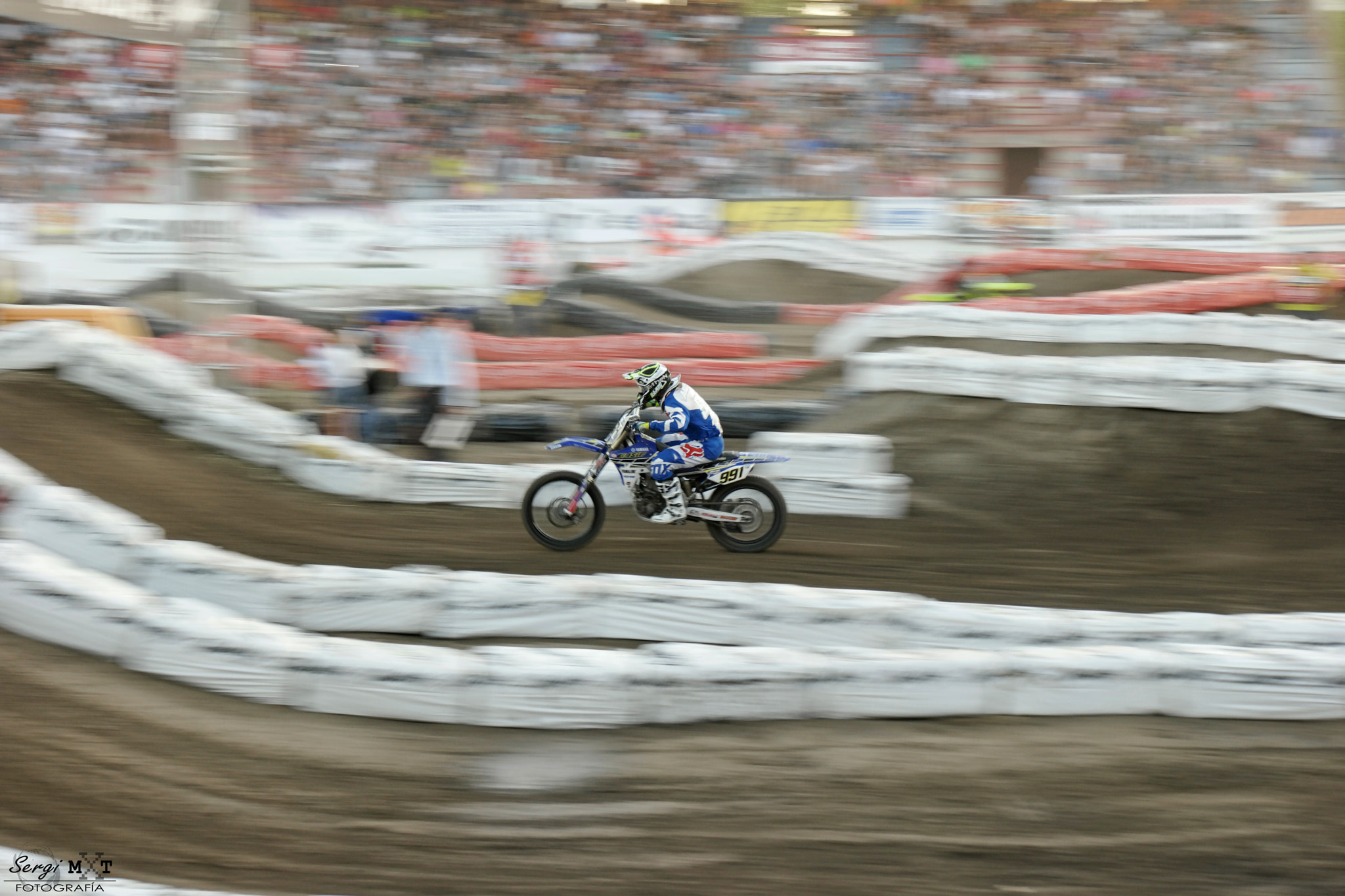 NX 50-200mm F4-5.6 sample photo. Quickly! photography