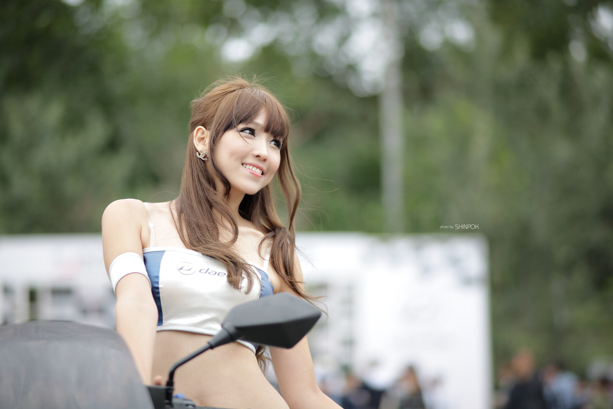 Canon EOS 5D + Canon EF 100mm F2.0 USM sample photo. :) r.model photography