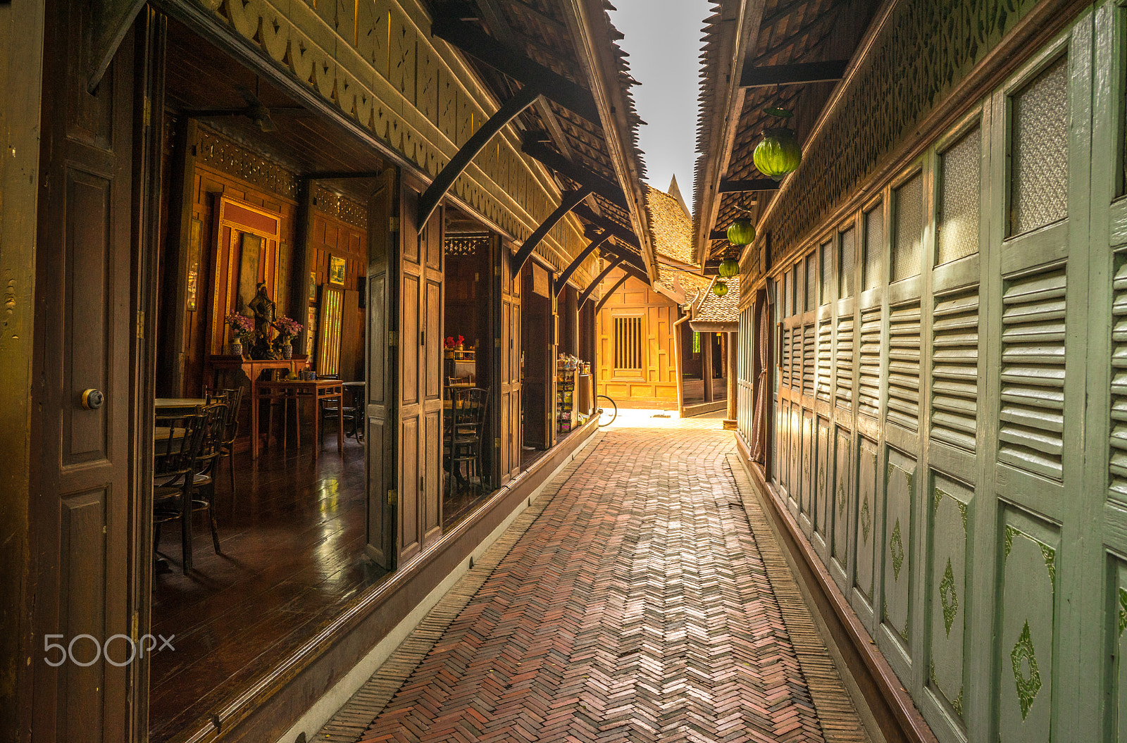 Sony a7R + ZEISS Batis 25mm F2 sample photo. Thai coffee shop photography