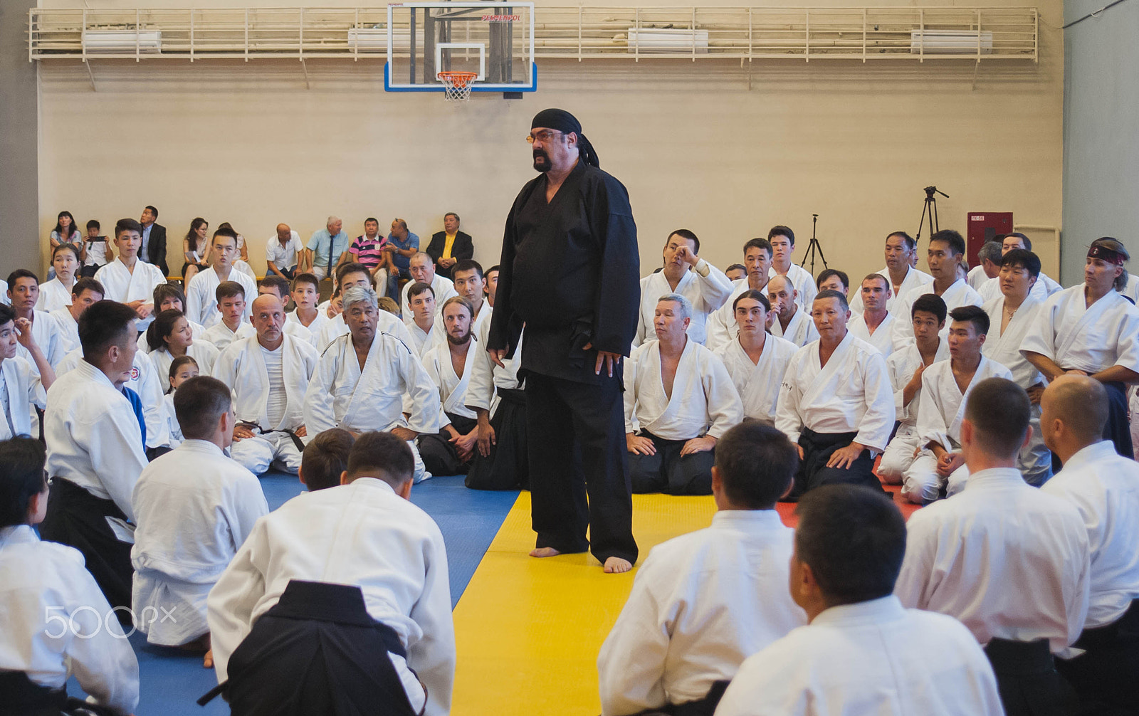 Sony Alpha DSLR-A200 + Tamron 24-135mm F3.5-5.6 sample photo. Steven seagal in a bishkek photography