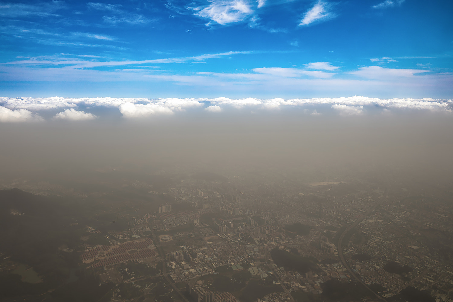 Canon EOS 5DS + Canon EF 16-35mm F4L IS USM sample photo. Air pollution photography