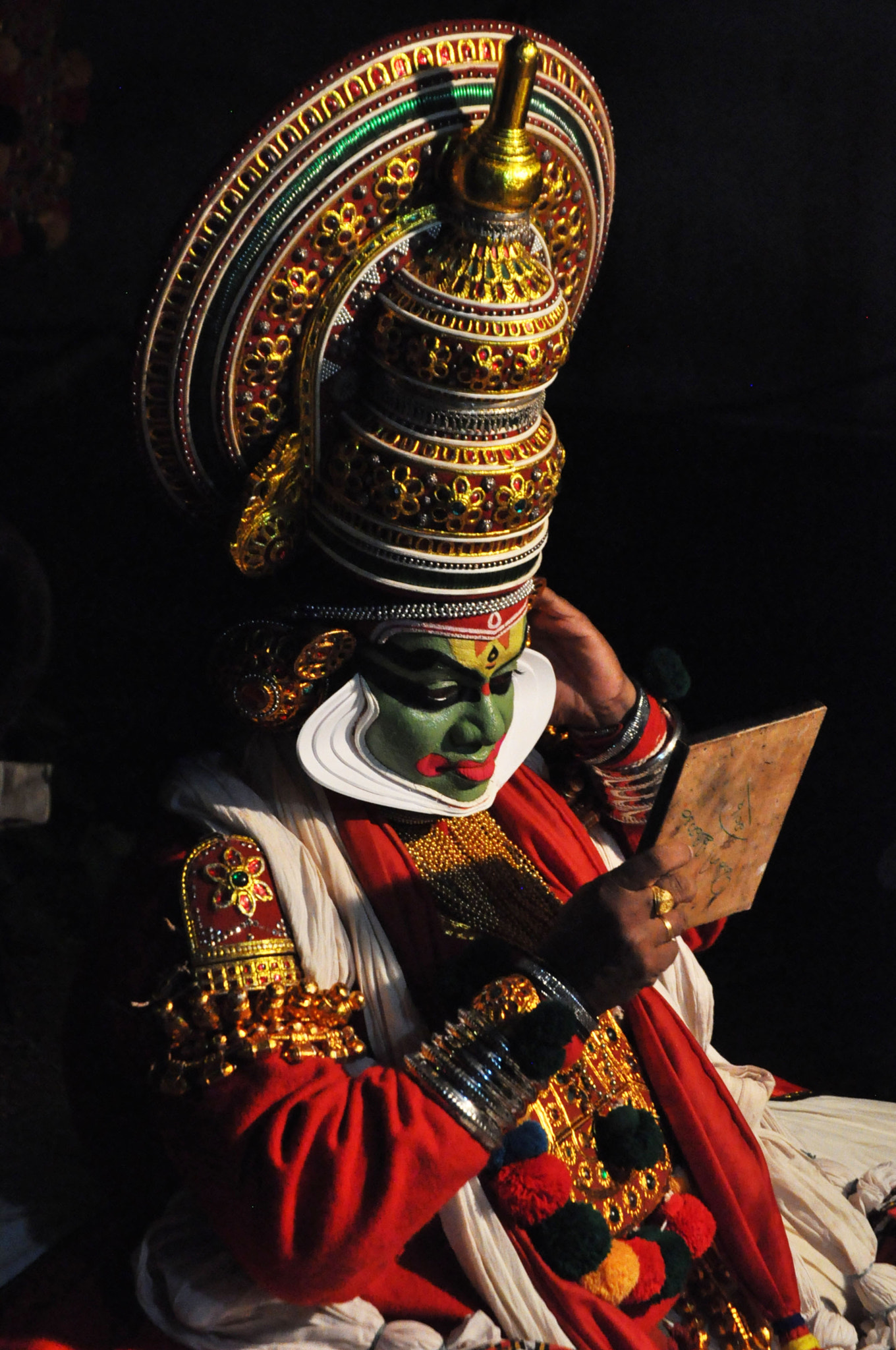 Nikon D5000 sample photo. Kathakali - behind the scene photography