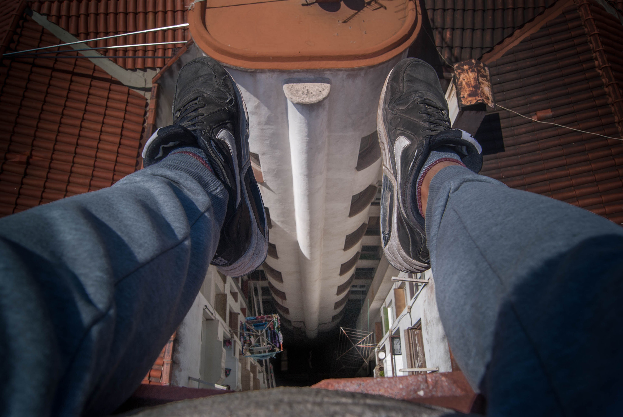 Sony Alpha DSLR-A230 + Sony DT 18-55mm F3.5-5.6 SAM sample photo. Free fall photography