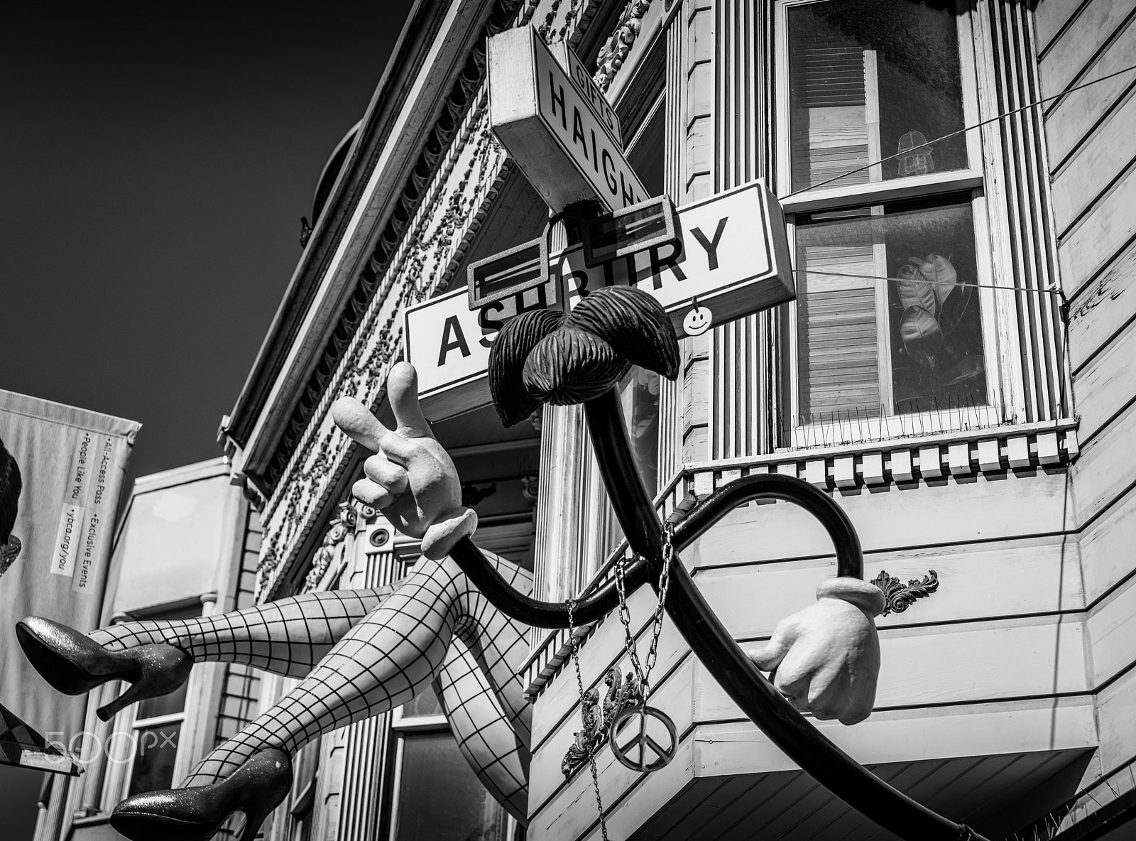 Sony a7R + 24-70mm F2.8 sample photo. Haight-ashbury  photography