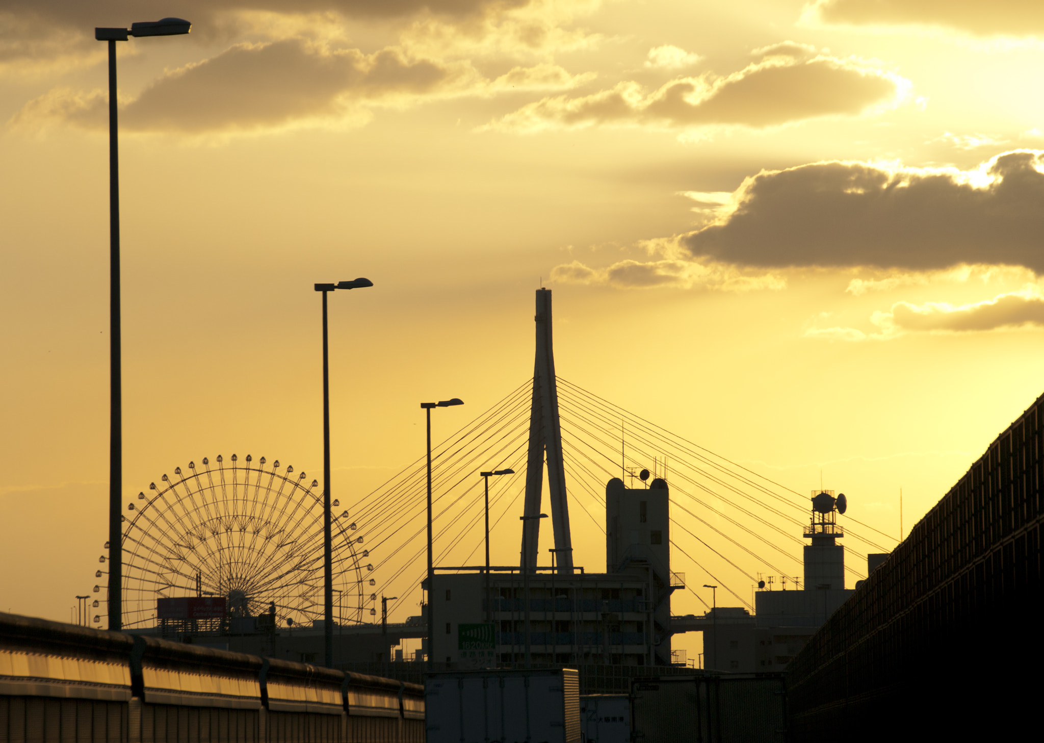 Pentax K20D sample photo. Road from osaka to kobe photography