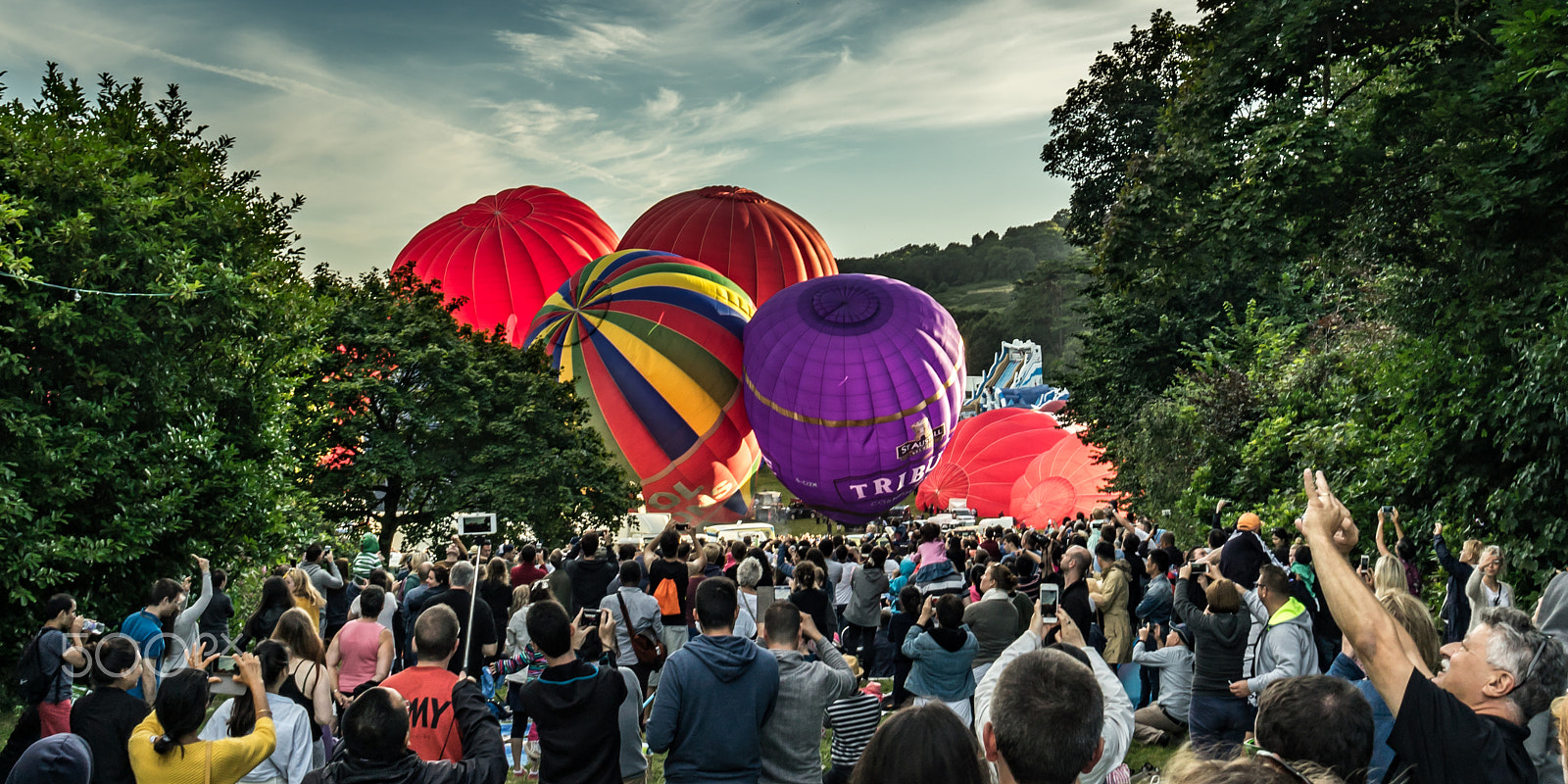 Sony a7R + Sony Sonnar T* E 24mm F1.8 ZA sample photo. Rising balloons photography