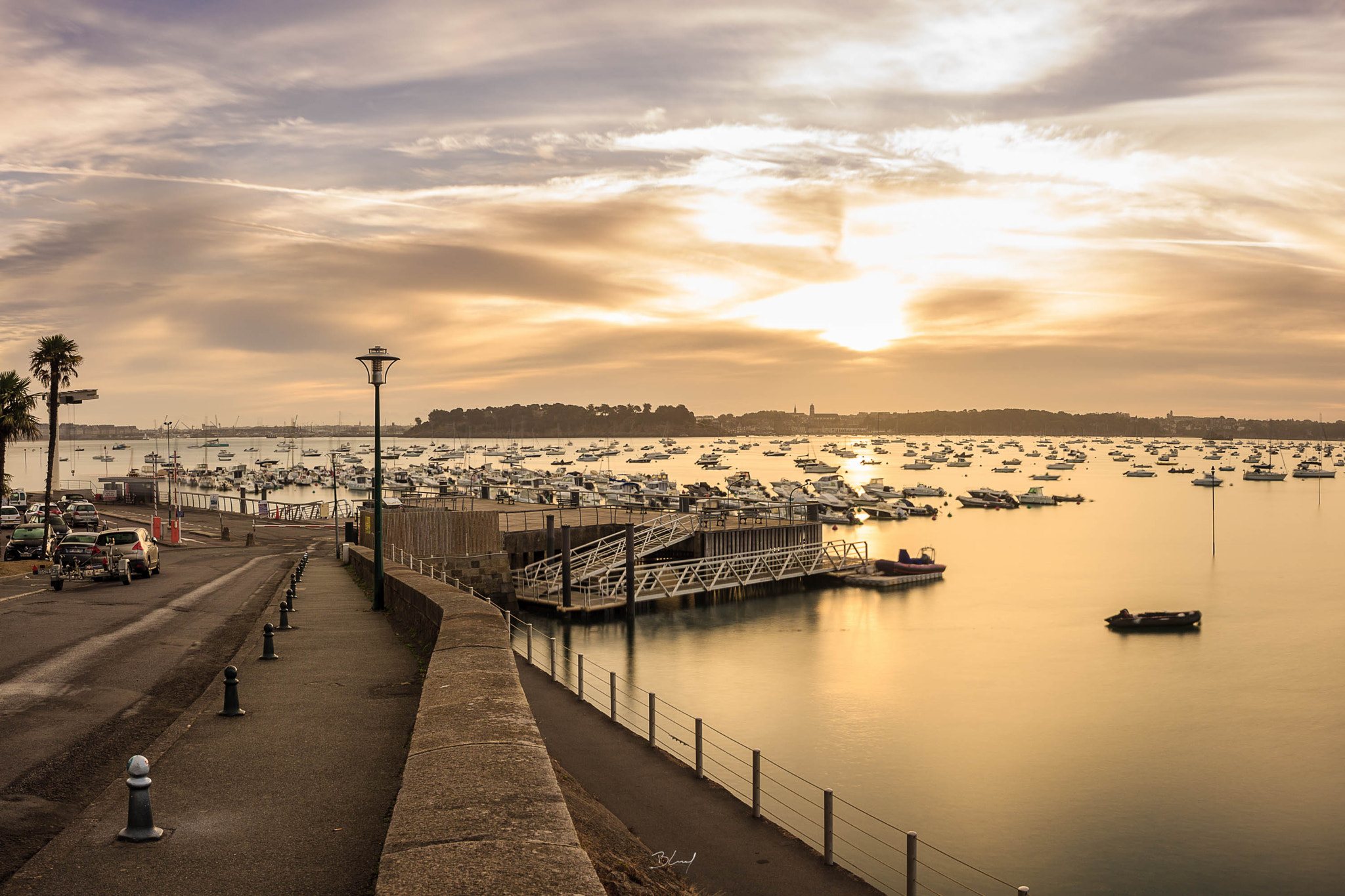 Canon EF-S 24mm F2.8 STM sample photo. Levé de soleil sur le port de dinard photography
