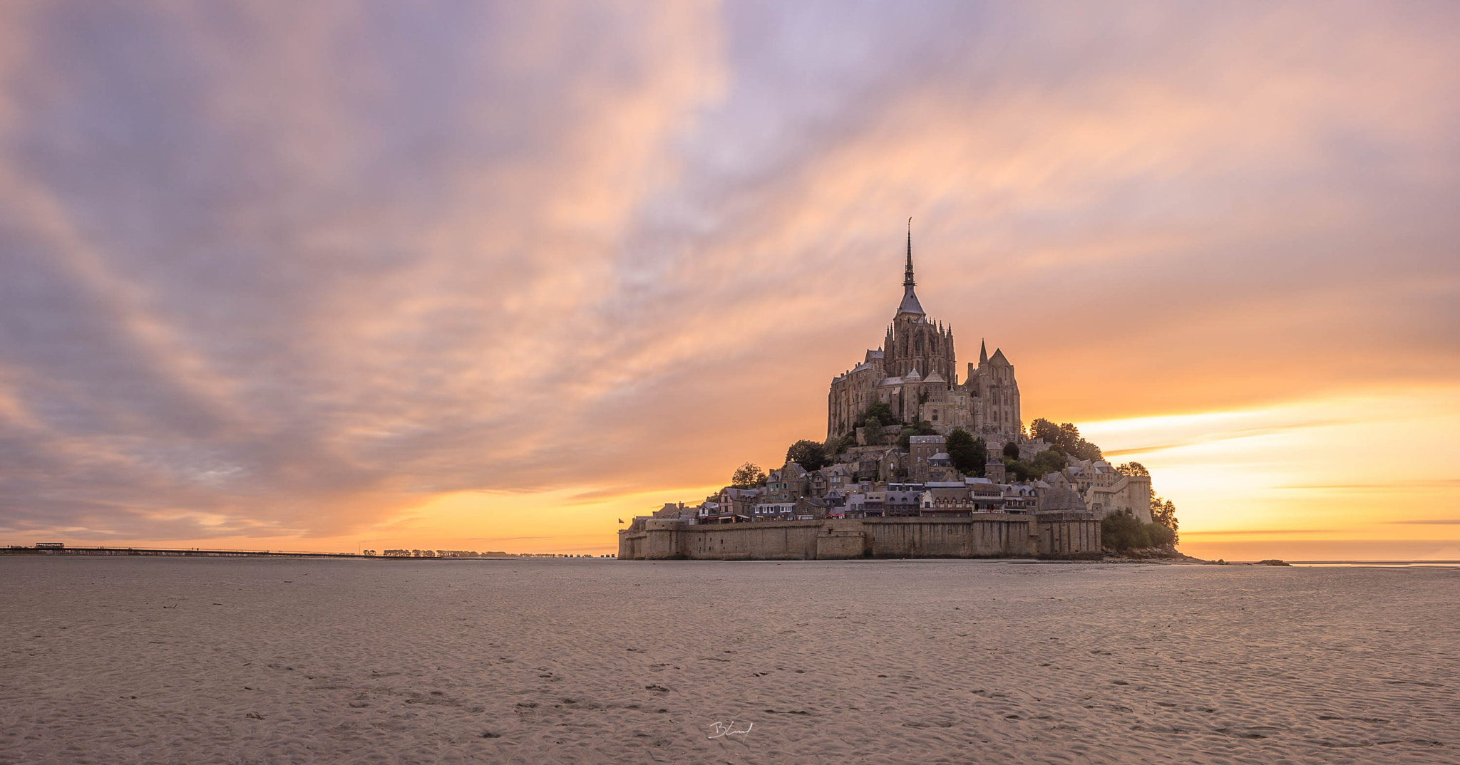 Canon EF-S 24mm F2.8 STM sample photo. Coucher de soleil sur le mont-saint michel photography