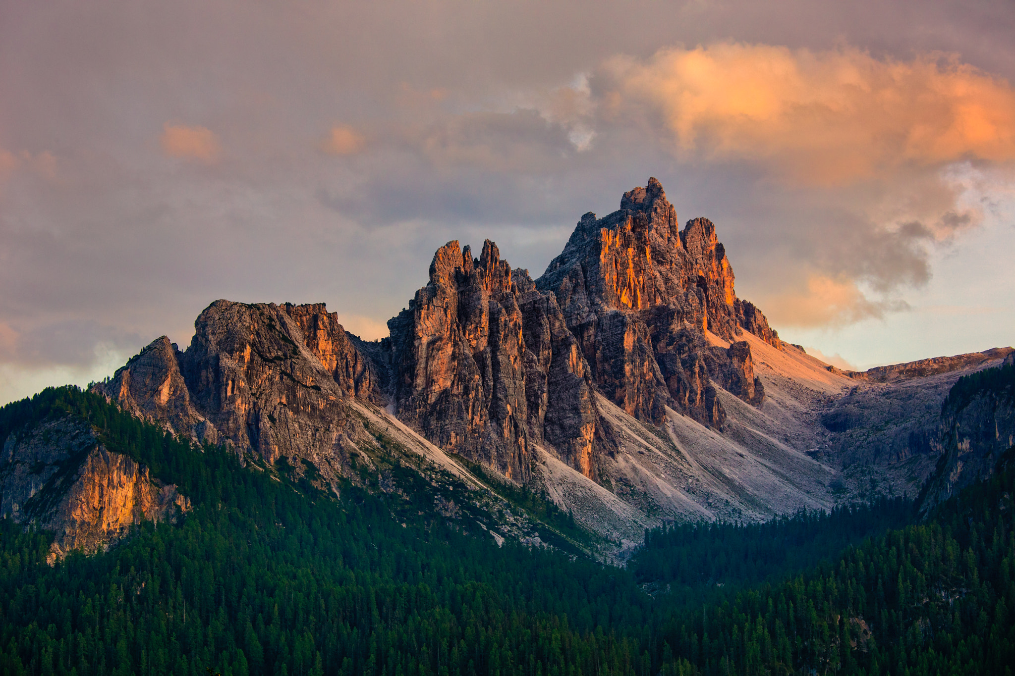 Canon EF 70-200mm F4L IS USM sample photo. Croda da lago photography