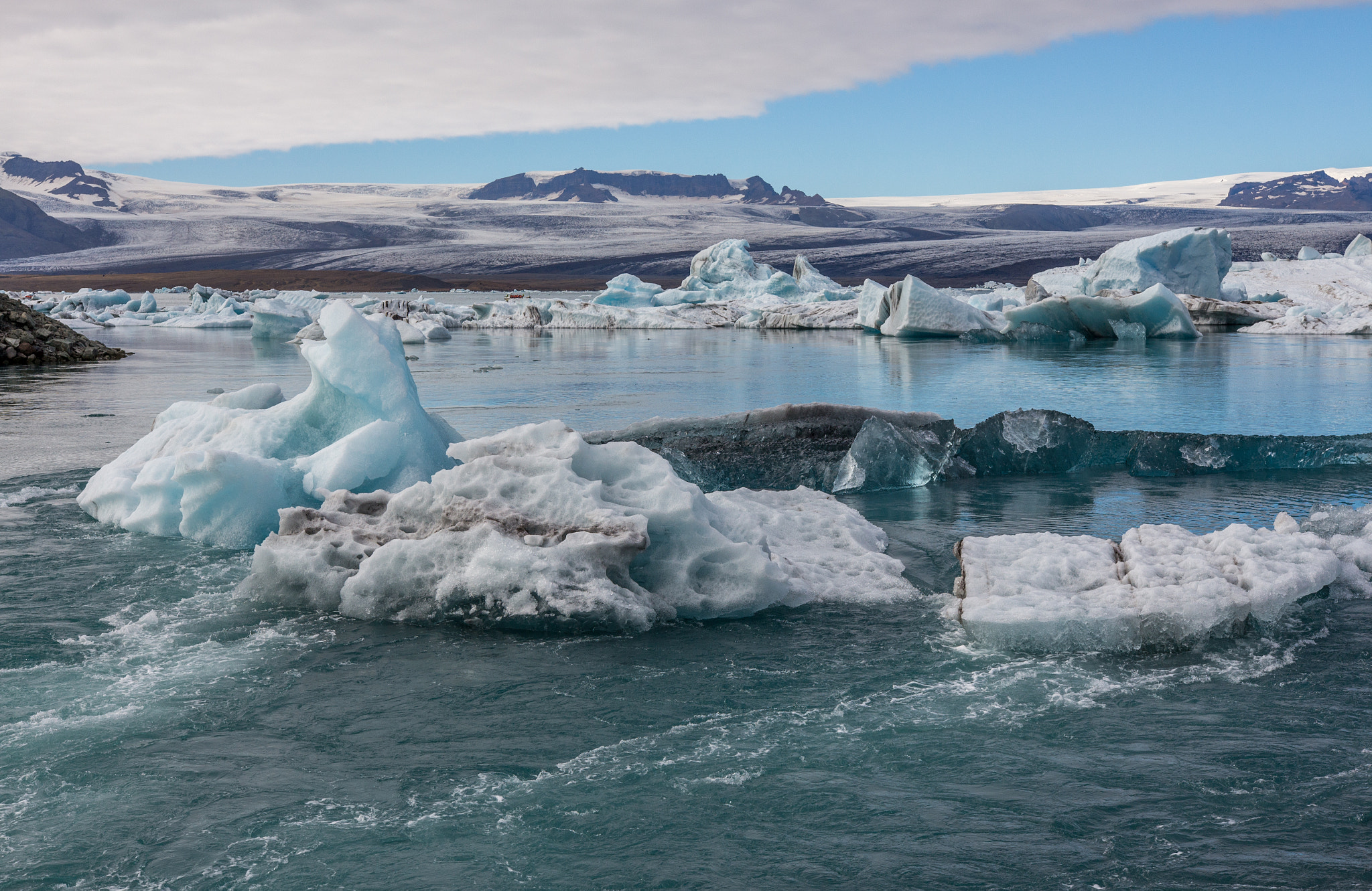 Sigma 18-35mm f/1.8 DC HSM sample photo. Ice in the river photography