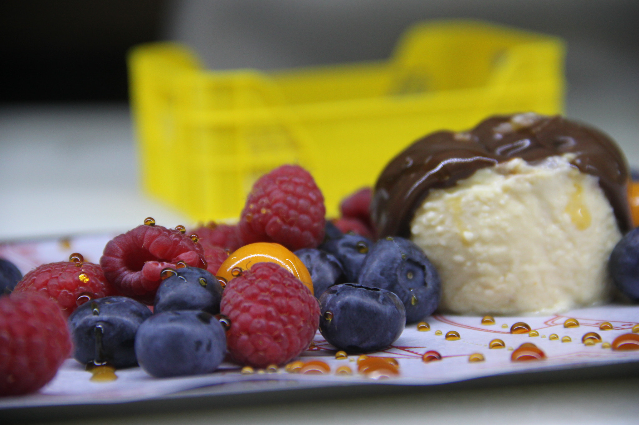Canon EOS 500D (EOS Rebel T1i / EOS Kiss X3) sample photo. Temptation photography