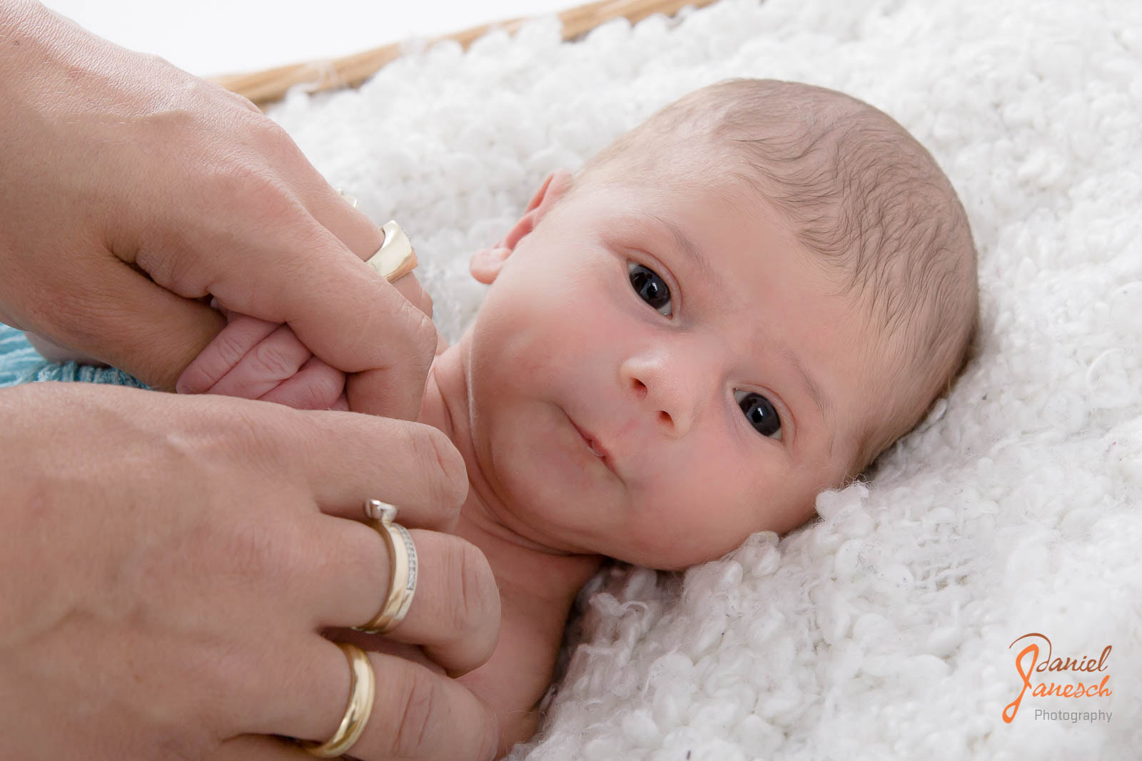 Canon EOS 30D + Canon EF 24-70mm F2.8L USM sample photo. Newbornshooting von anna photography