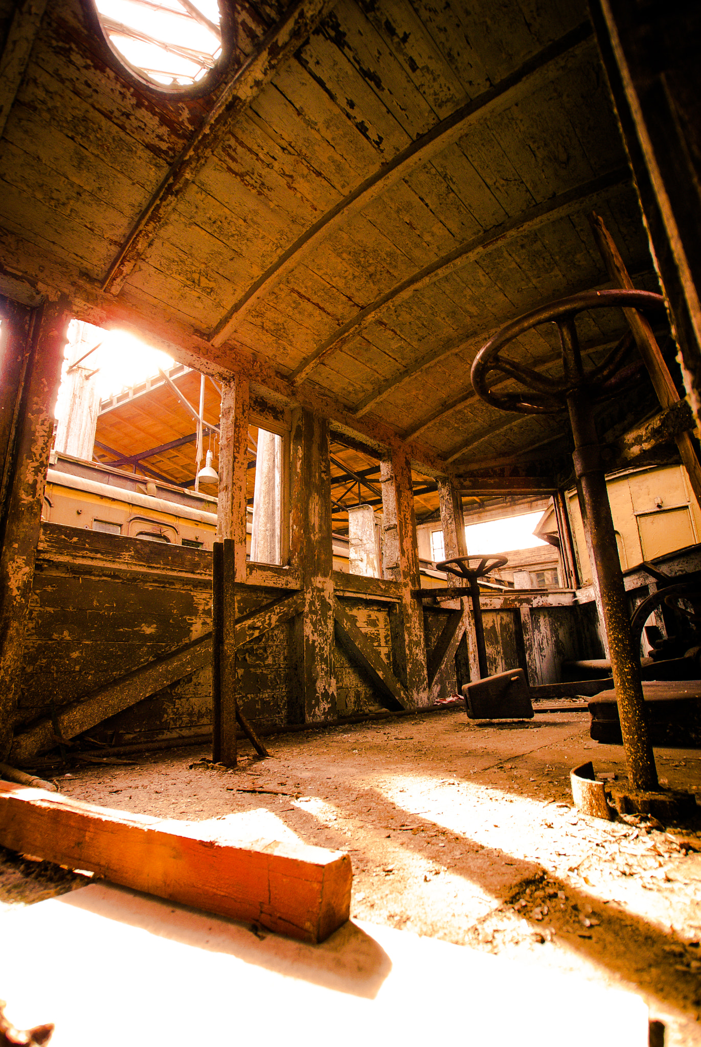 Sony Alpha DSLR-A300 sample photo. Abandoned wagon photography