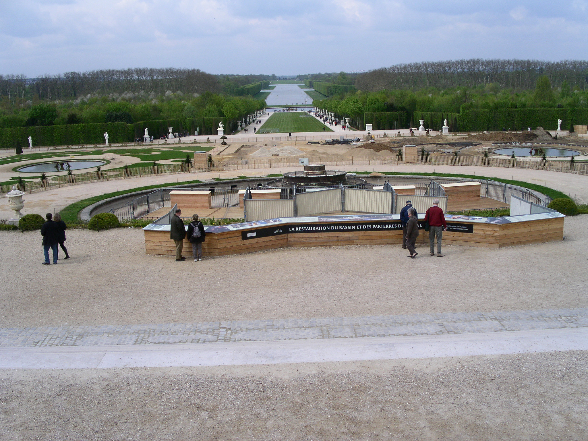 KONICA MINOLTA DiMAGE F300 sample photo. The gardens at versailles photography